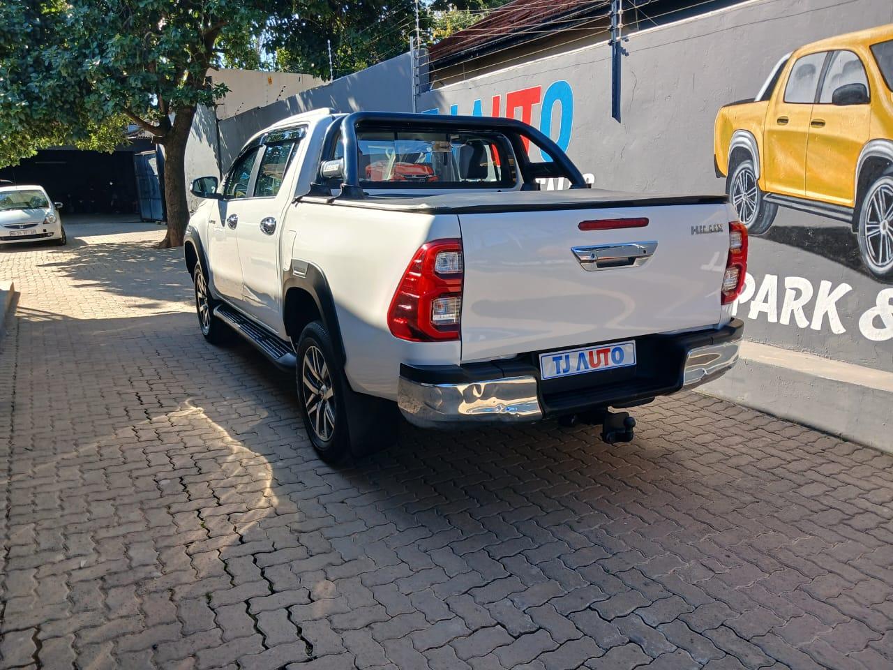 2017 Toyota Hilux 2.8GD-6 DOUBLE CAB RAIDER — photo 6