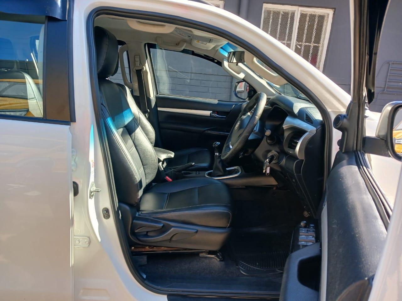 2017 Toyota Hilux 2.8GD-6 DOUBLE CAB RAIDER — photo 9