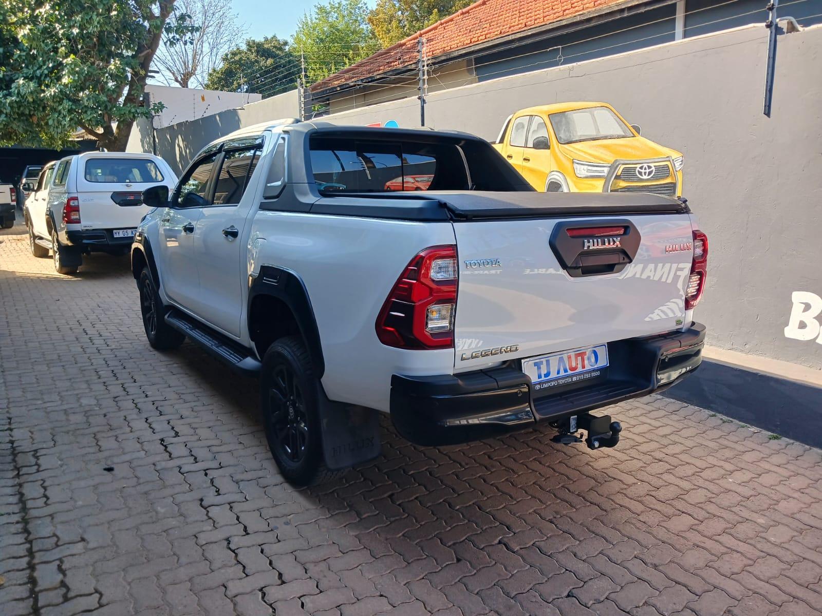 2025 Toyota Hilux 2.8 gd6 double cab legend 4x2 automatic — photo 4