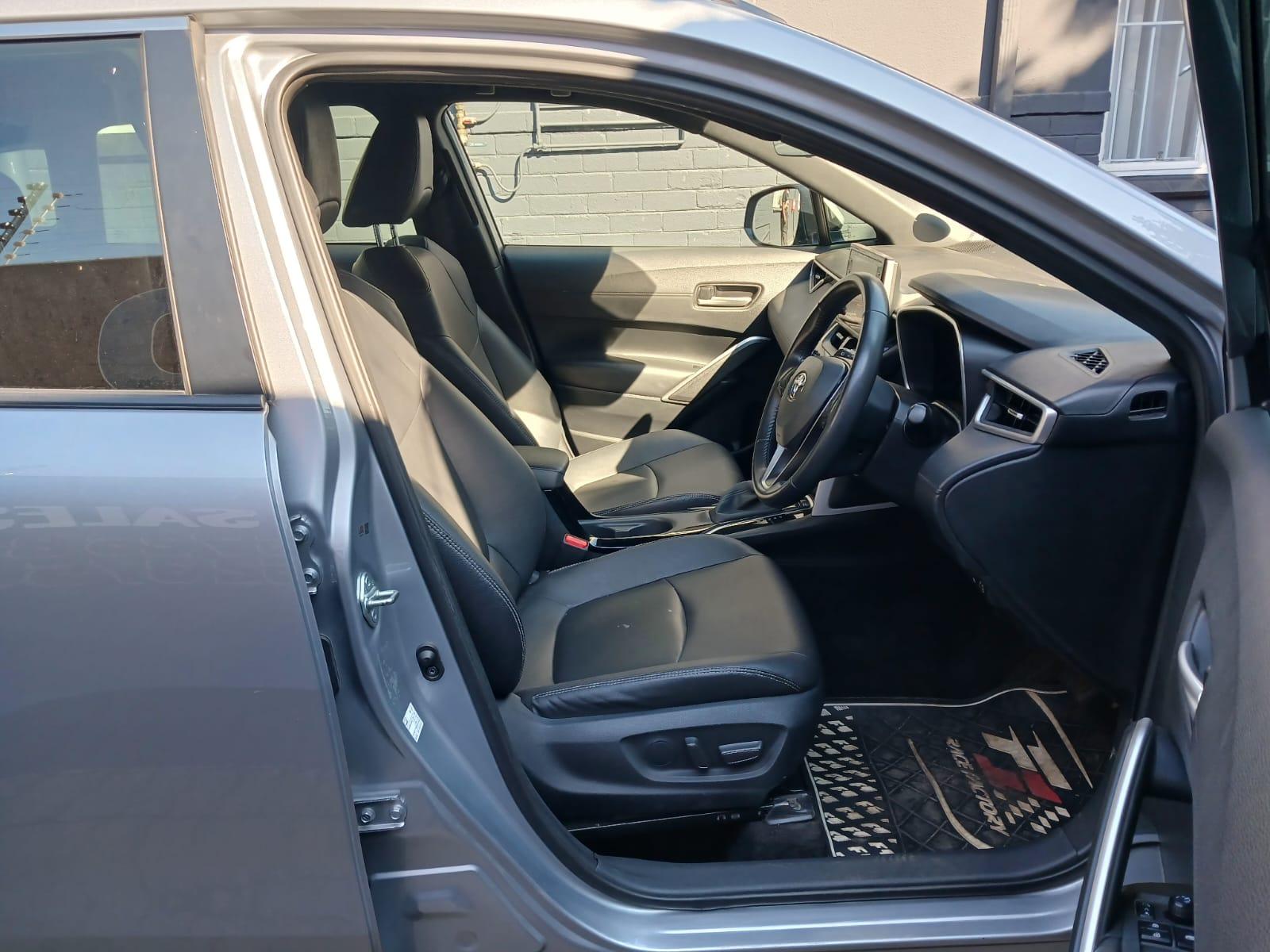 2022 Toyota Corolla Cross hybrid Xr — photo 10