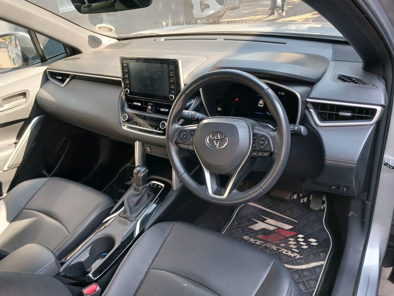 2022 Toyota Corolla Cross hybrid Xr — photo 8