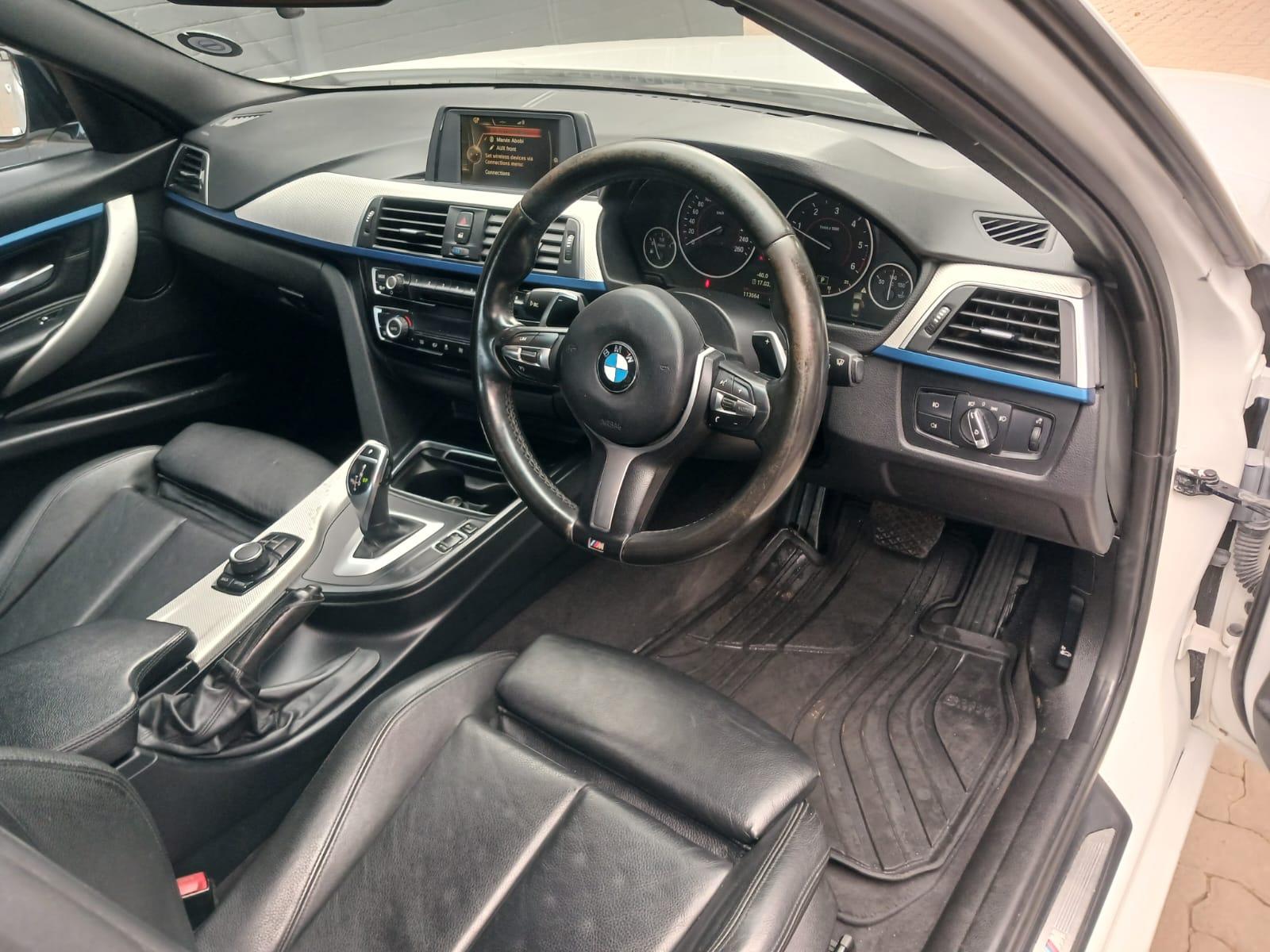 2017 BMW 3 Series 320d M Sport — photo 12