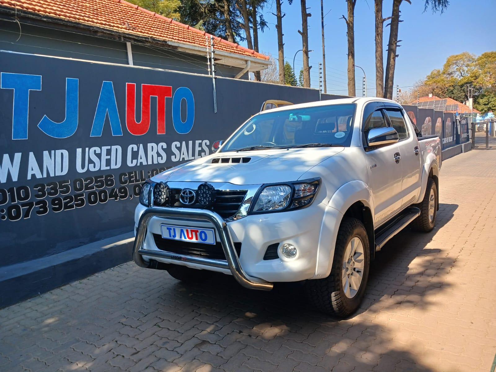2014 Toyota Hilux 3.0 d4d double cab 4x4 manual