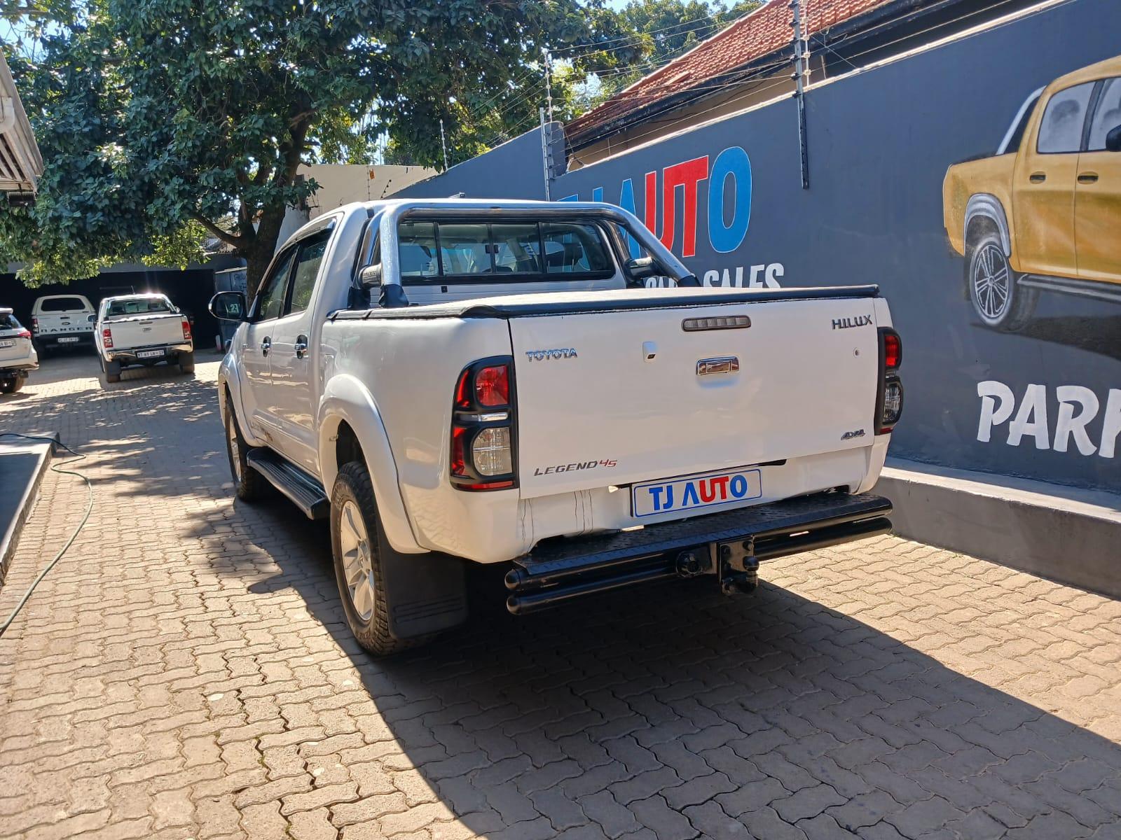 2014 Toyota Hilux 3.0 d4d double cab 4x4 manual — photo 9