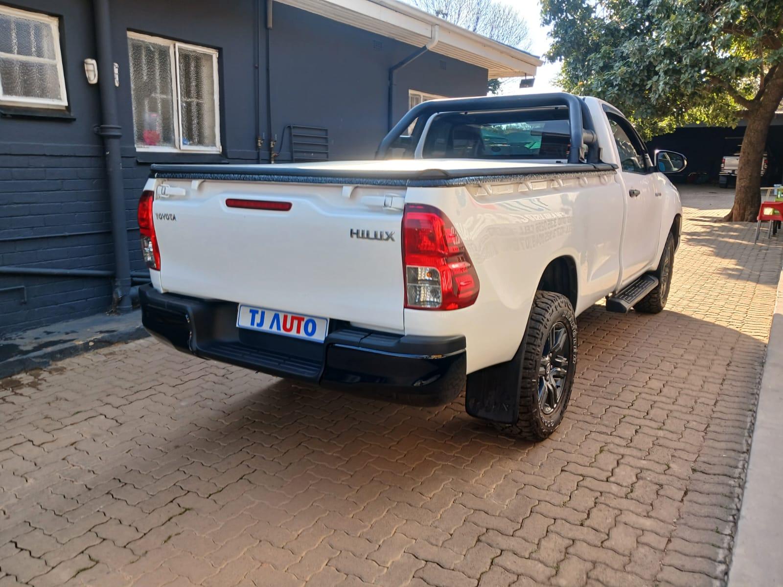 2017 Toyota Hilux 2.4 GD-6 SR — photo 4