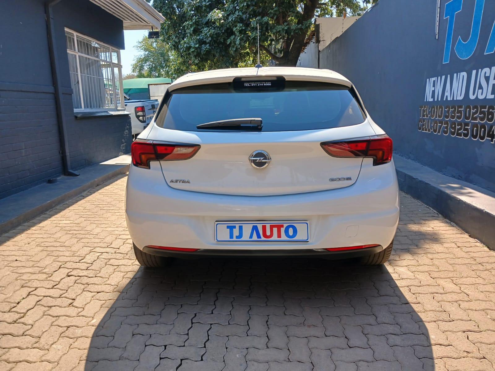 2018 Opel astra 1.0 — photo 5