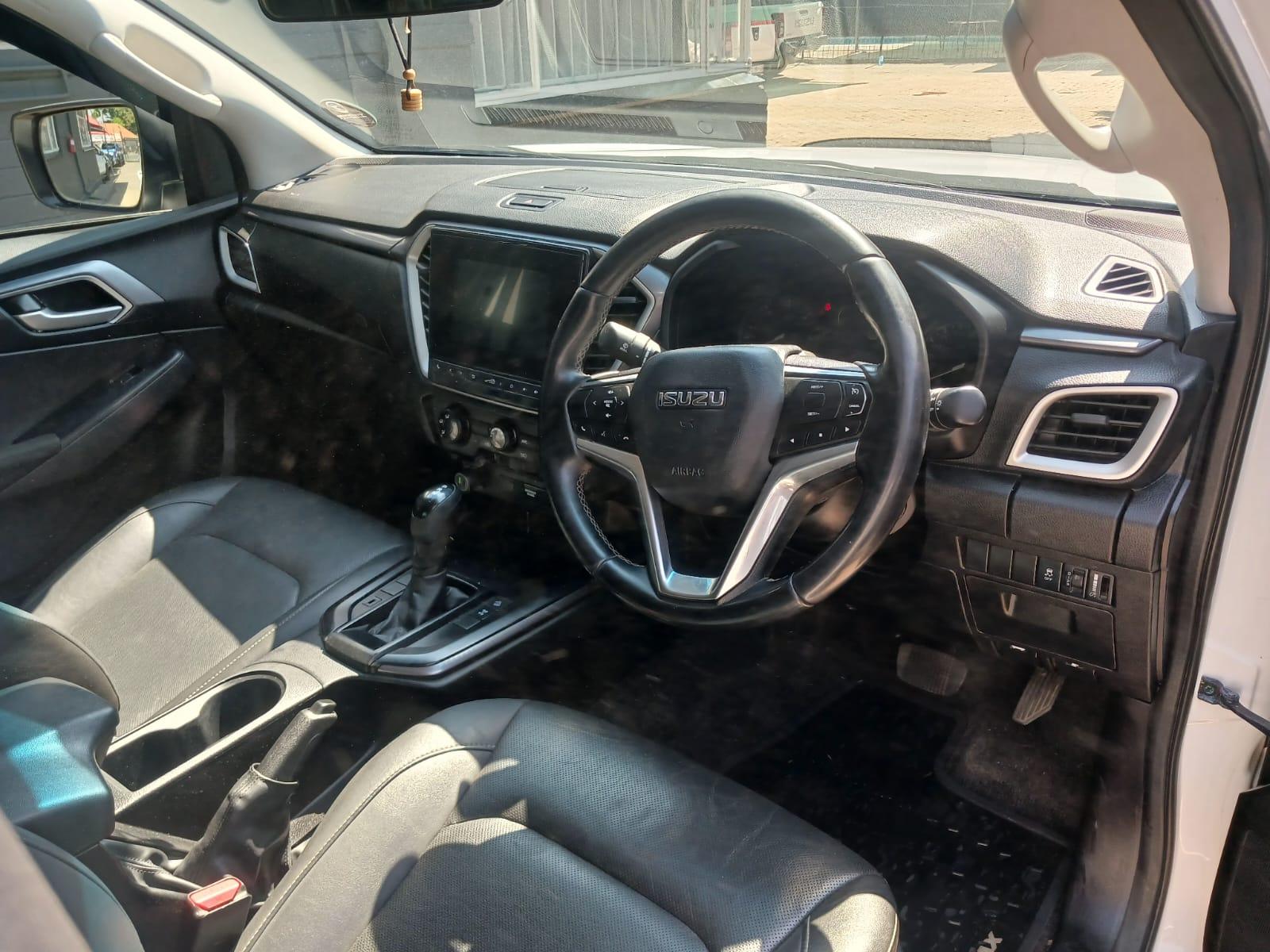 2024 Isuzu D-Max dmax 1.9 double cab automatic 4x2 — photo 9