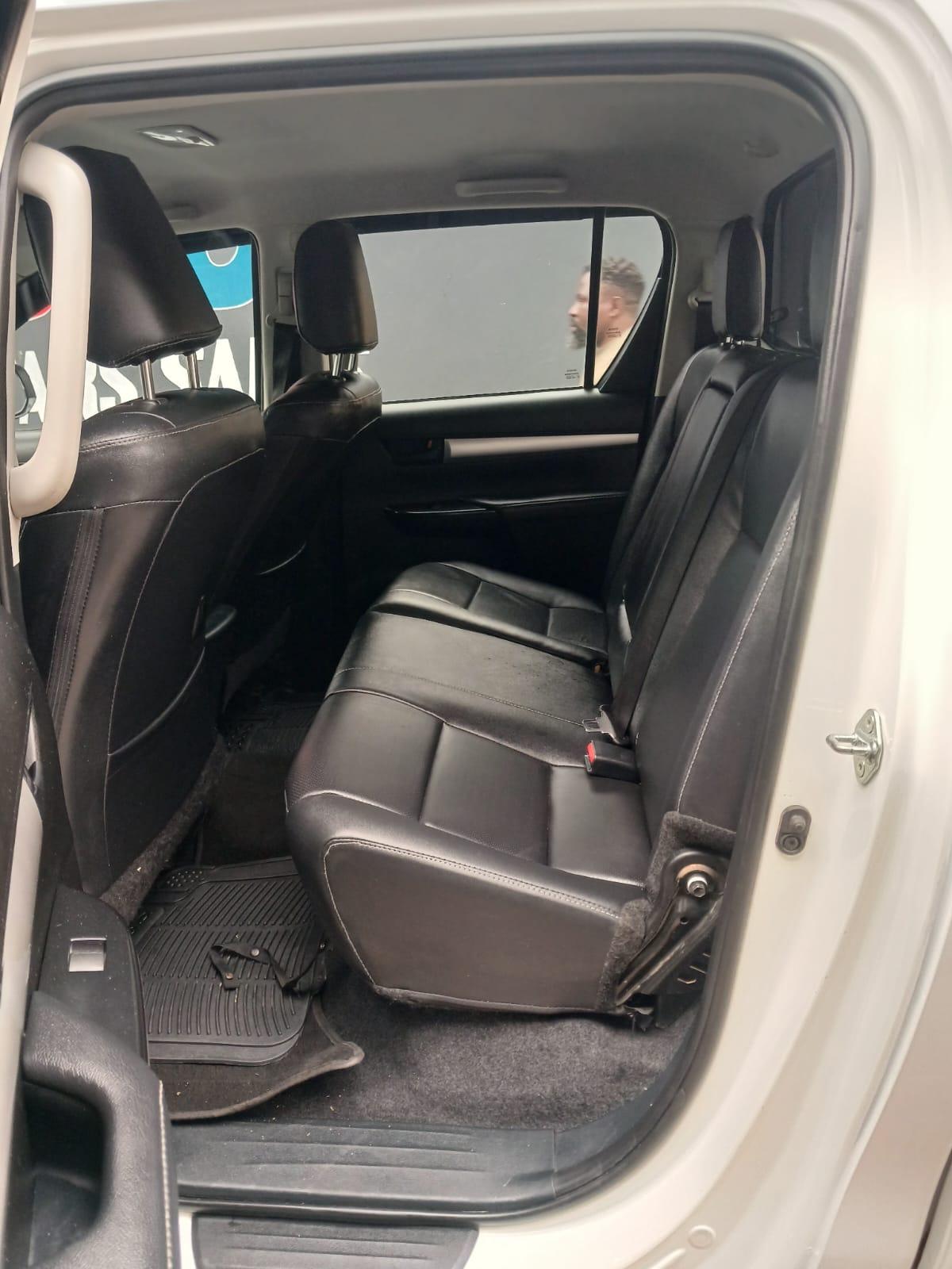 2023 Toyota Hilux 2.4 double cab 4x4 auto — photo 11