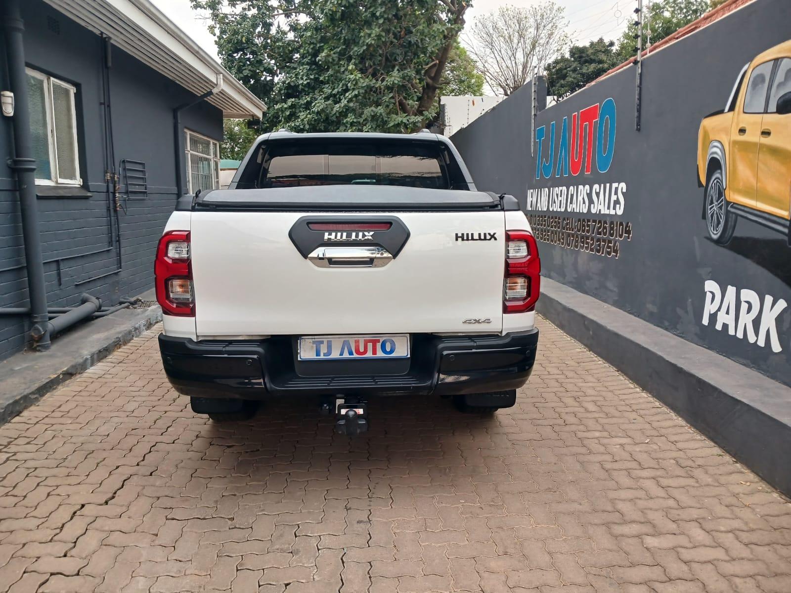 2023 Toyota Hilux 2.4 double cab 4x4 auto — photo 5