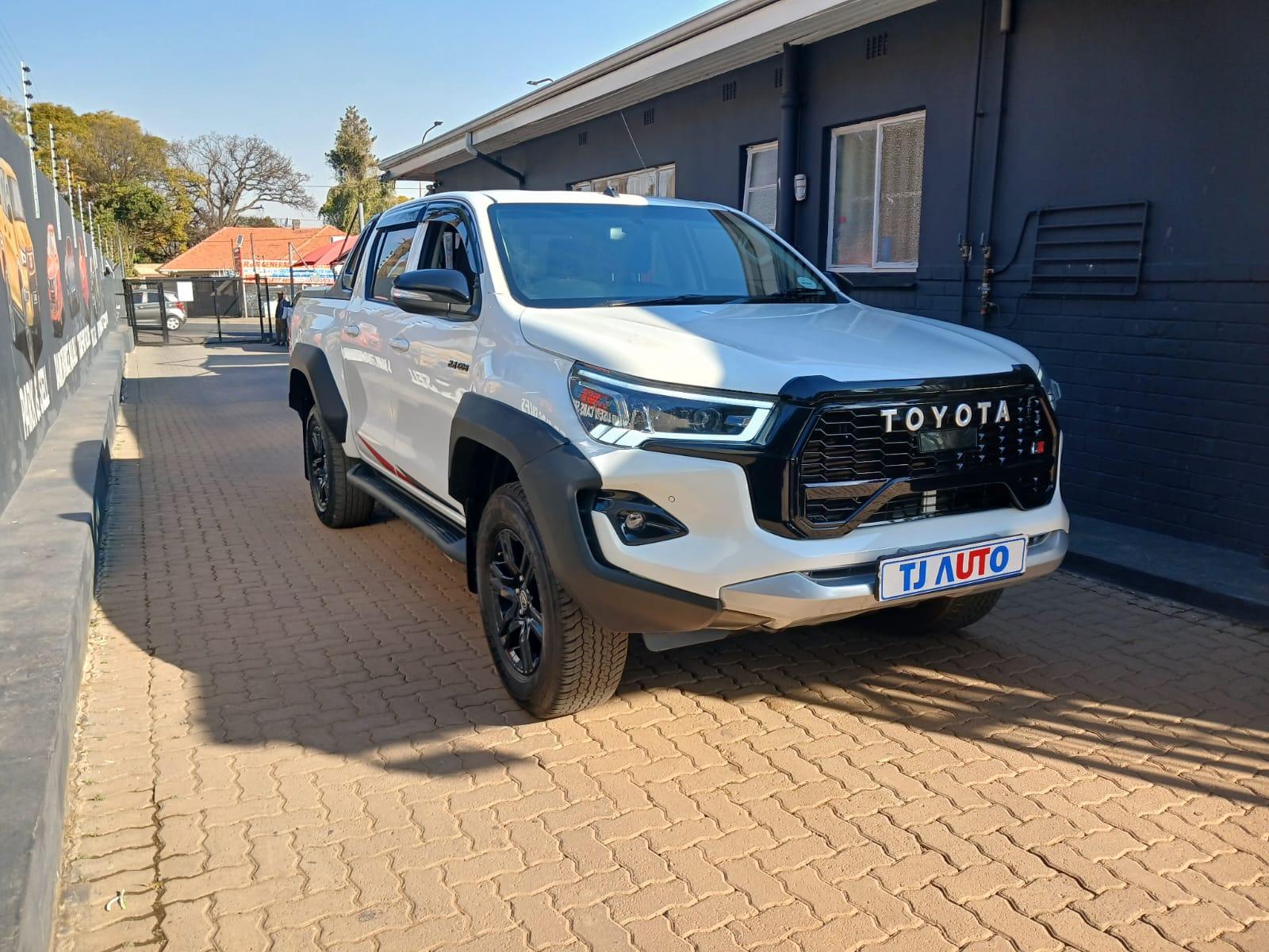 2026 Toyota Hilux 2.4 double cab 4x4 auto — photo 3