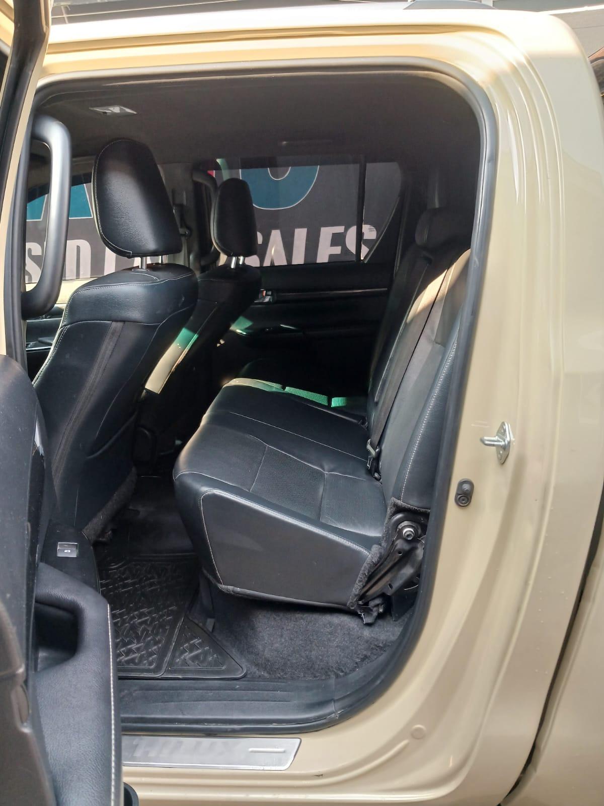 2020 Toyota Hilux 2.8 double cab legend 50 4x4 automatic — photo 12