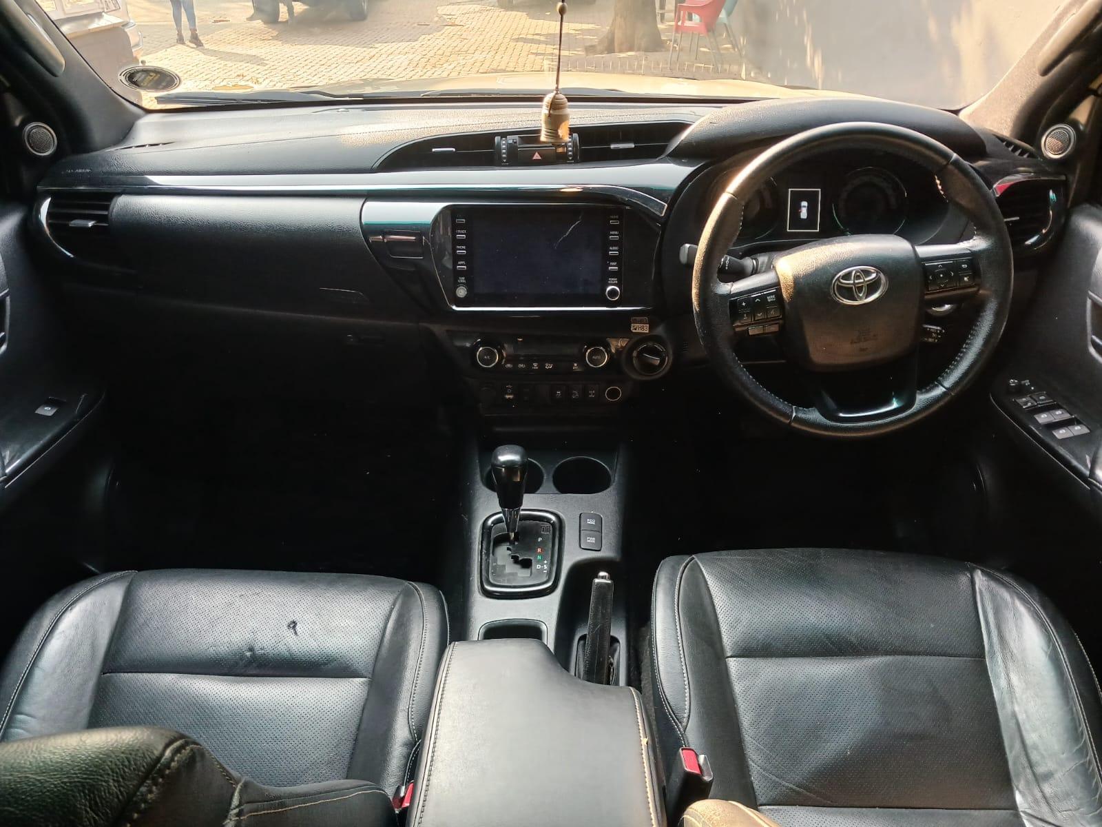 2020 Toyota Hilux 2.8 double cab legend 50 4x4 automatic — photo 10