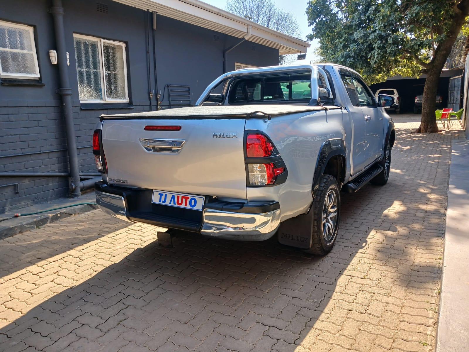 2019 Toyota Hilux 2.8gd6 extra cab automatic 4x2 — photo 5