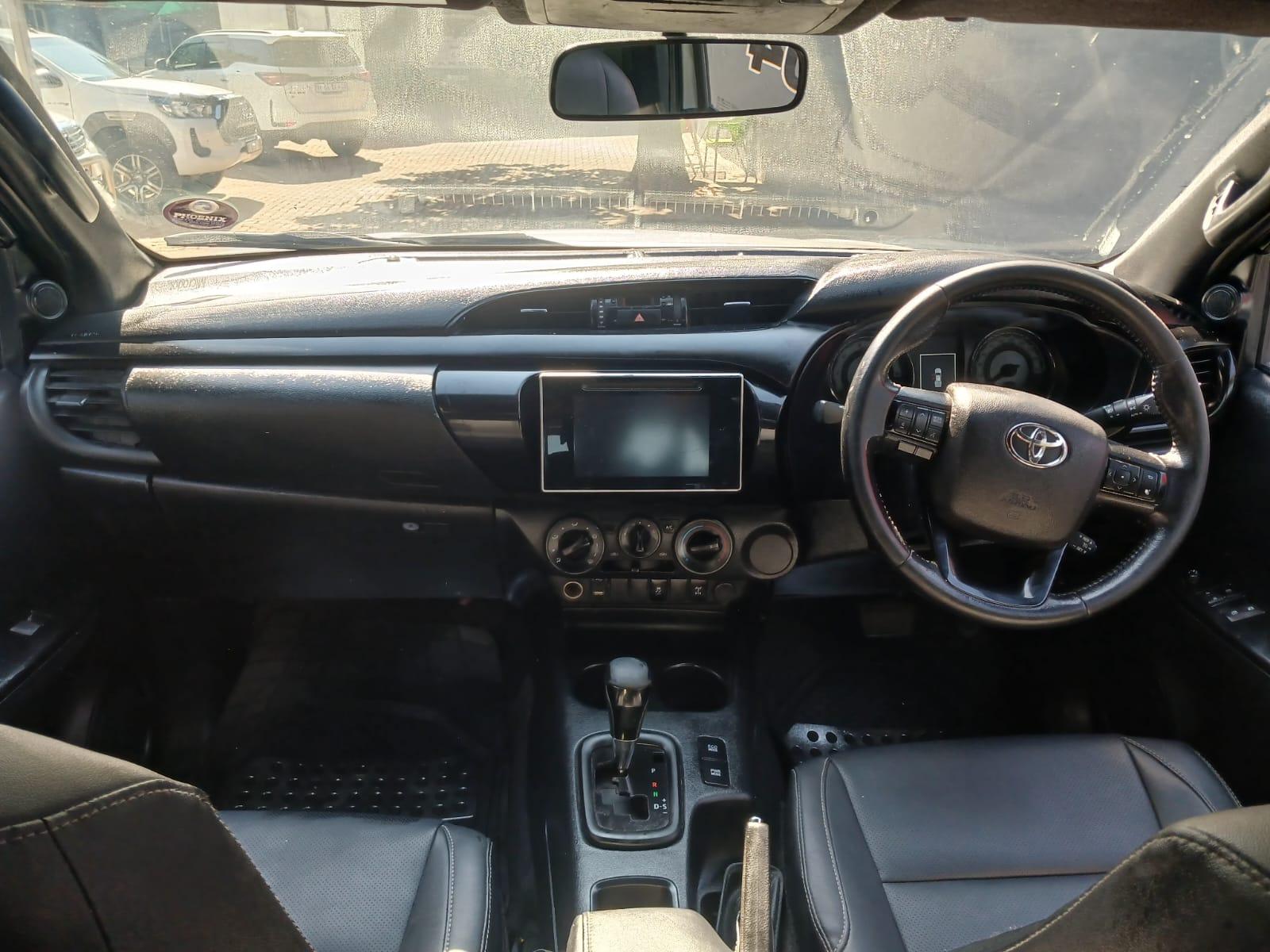 2019 Toyota Hilux 2.8gd6 extra cab automatic 4x2 — photo 8