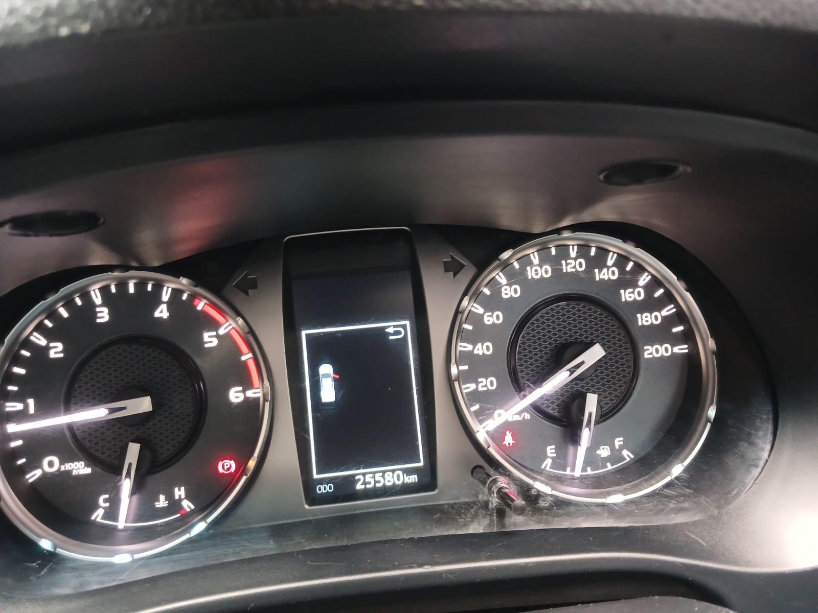 2025 Toyota Hilux 2,4 double cab 4x4 manual — photo 8