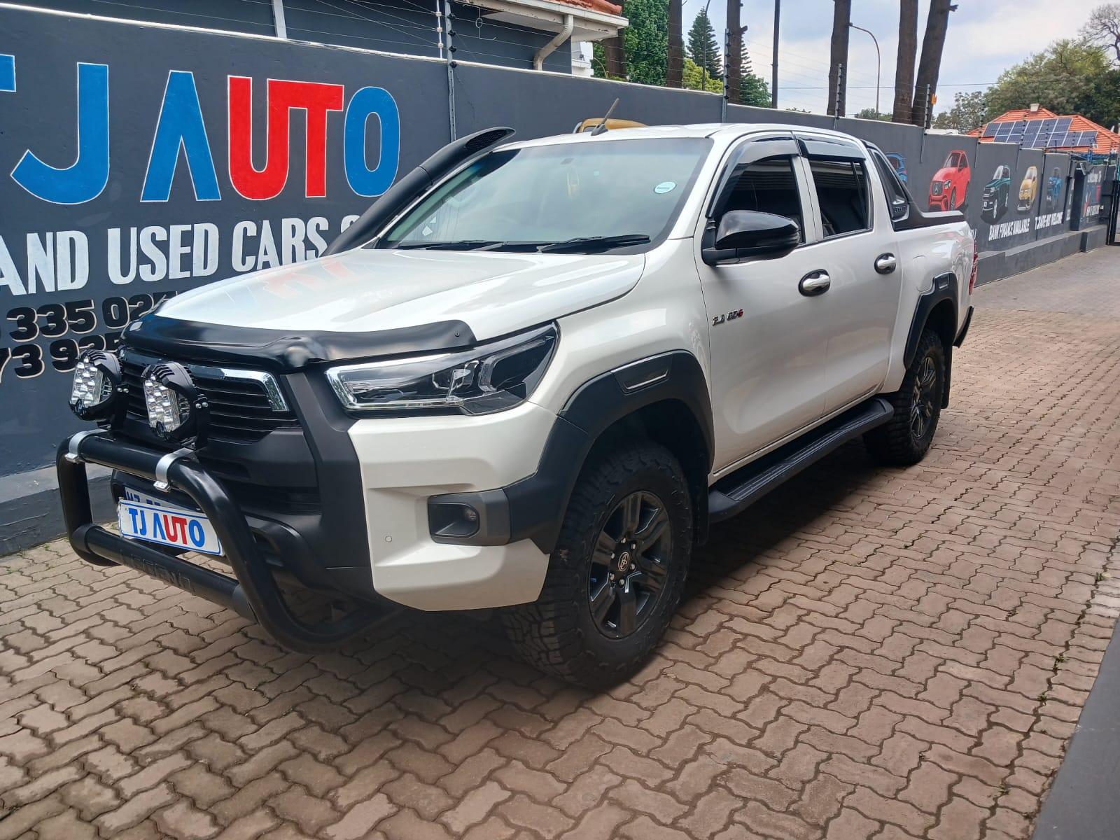 2025 Toyota Hilux 2,4 double cab 4x4 manual — photo 1