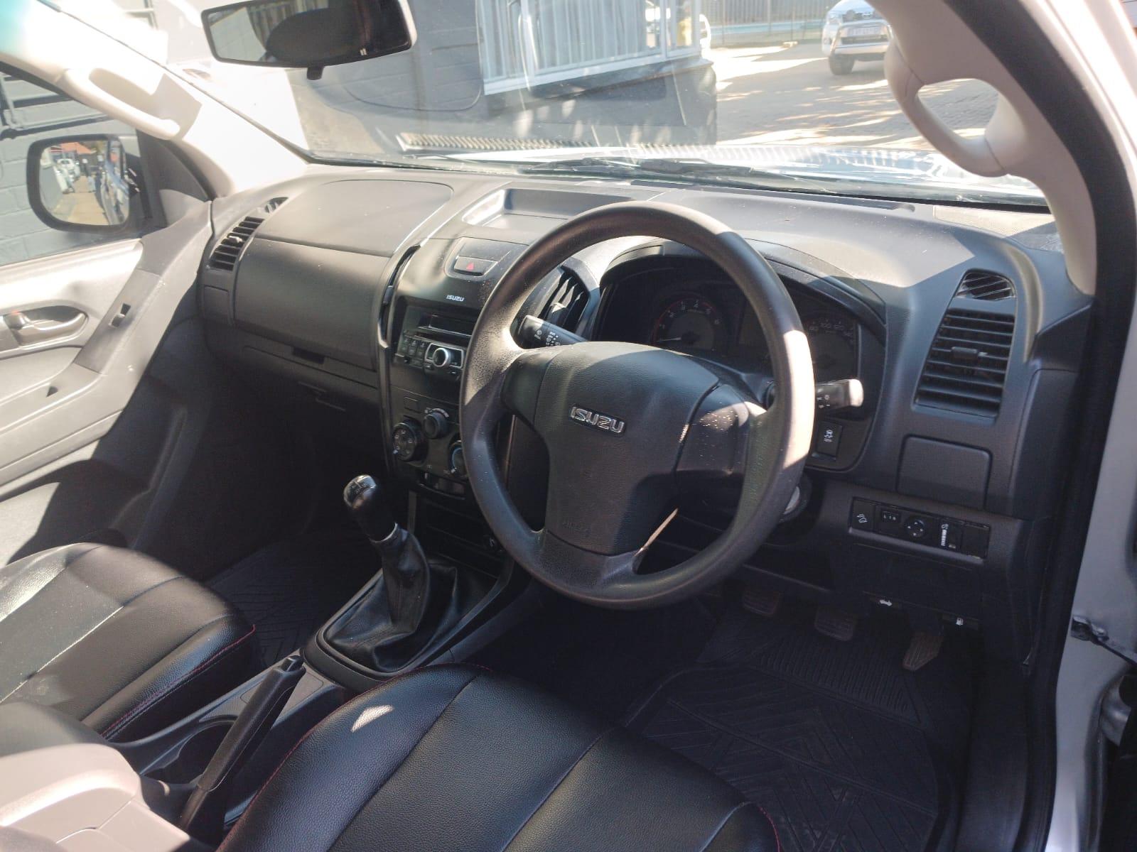 2022 Isuzu D-Max D MAX 250 X RIDER MANUAL 4X2 — photo 10