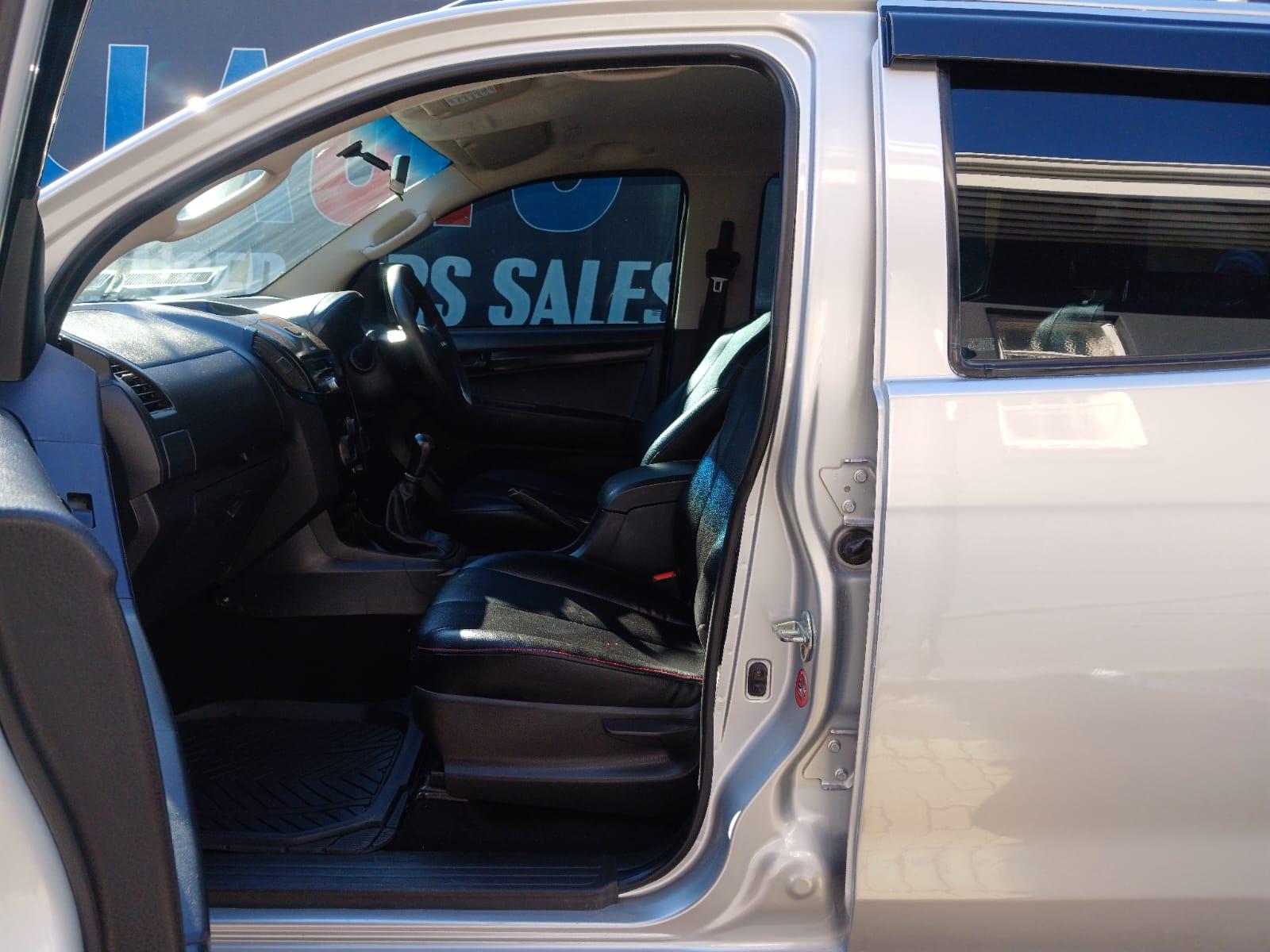 2022 Isuzu D-Max D MAX 250 X RIDER MANUAL 4X2 — photo 11