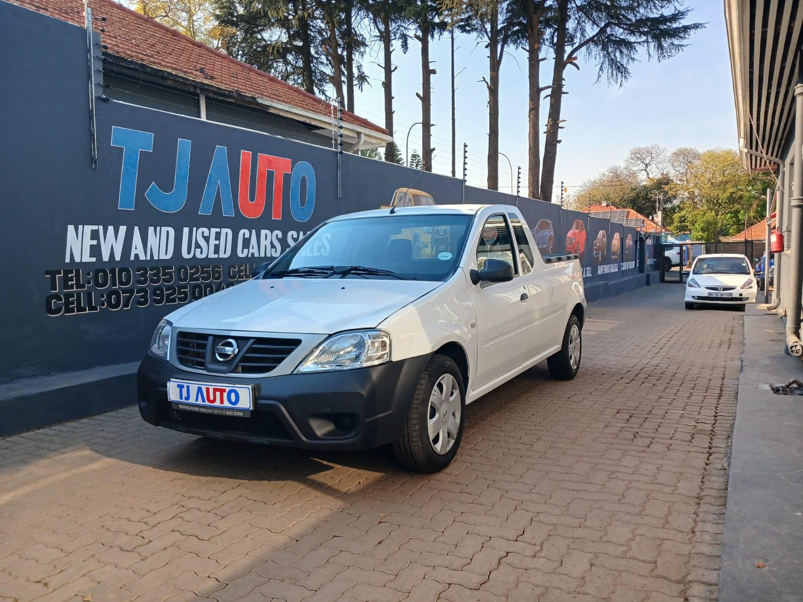 2023 Nissan Np200 1.6 safety pack