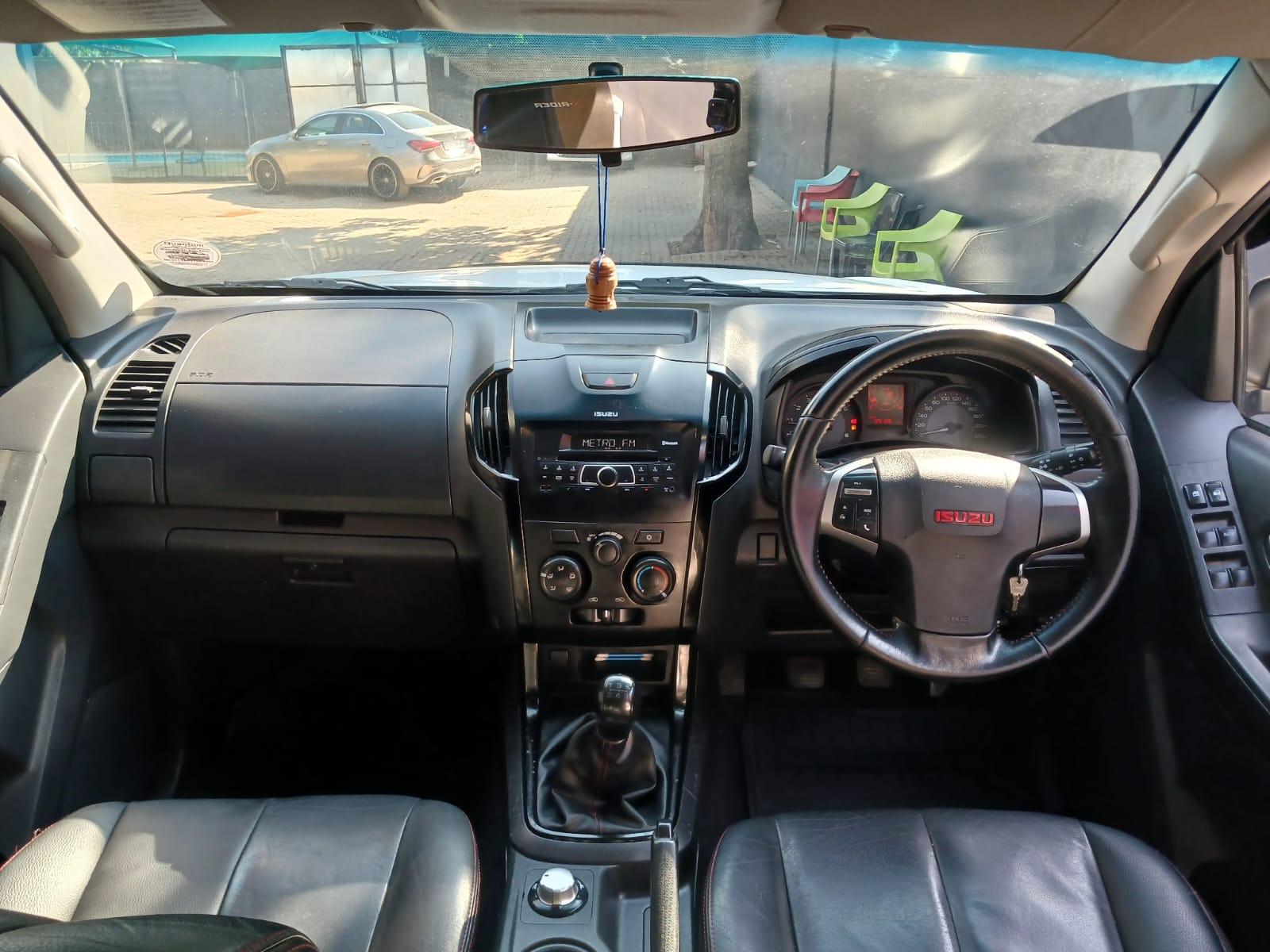2019 Isuzu D-Max DMAX 250 X RIDER DOUBLE CAB 4X4 — photo 8