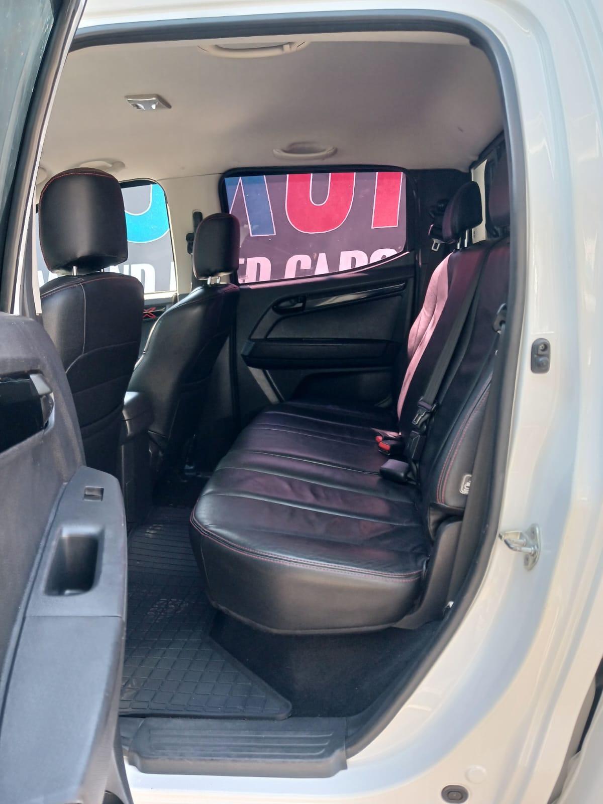 2019 Isuzu D-Max DMAX 250 X RIDER DOUBLE CAB 4X4 — photo 11