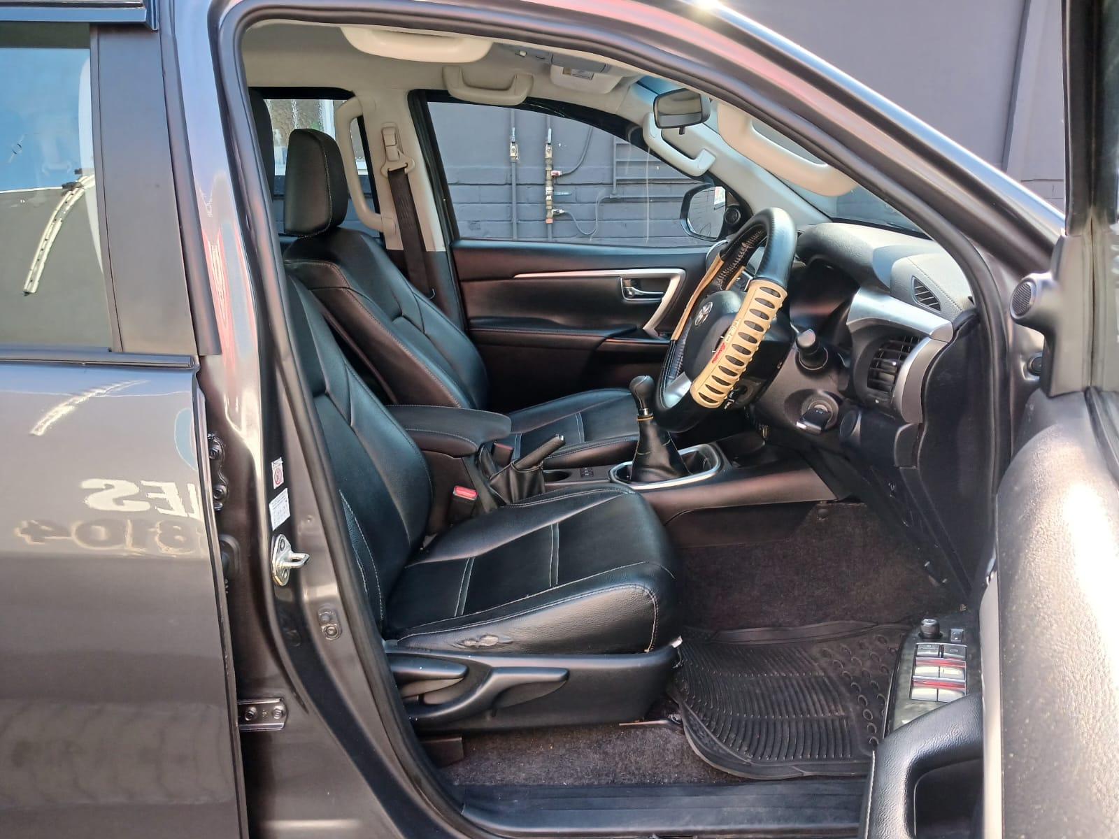 2016 Toyota Hilux 2.8gd6 Double Cab 4x2 — photo 11