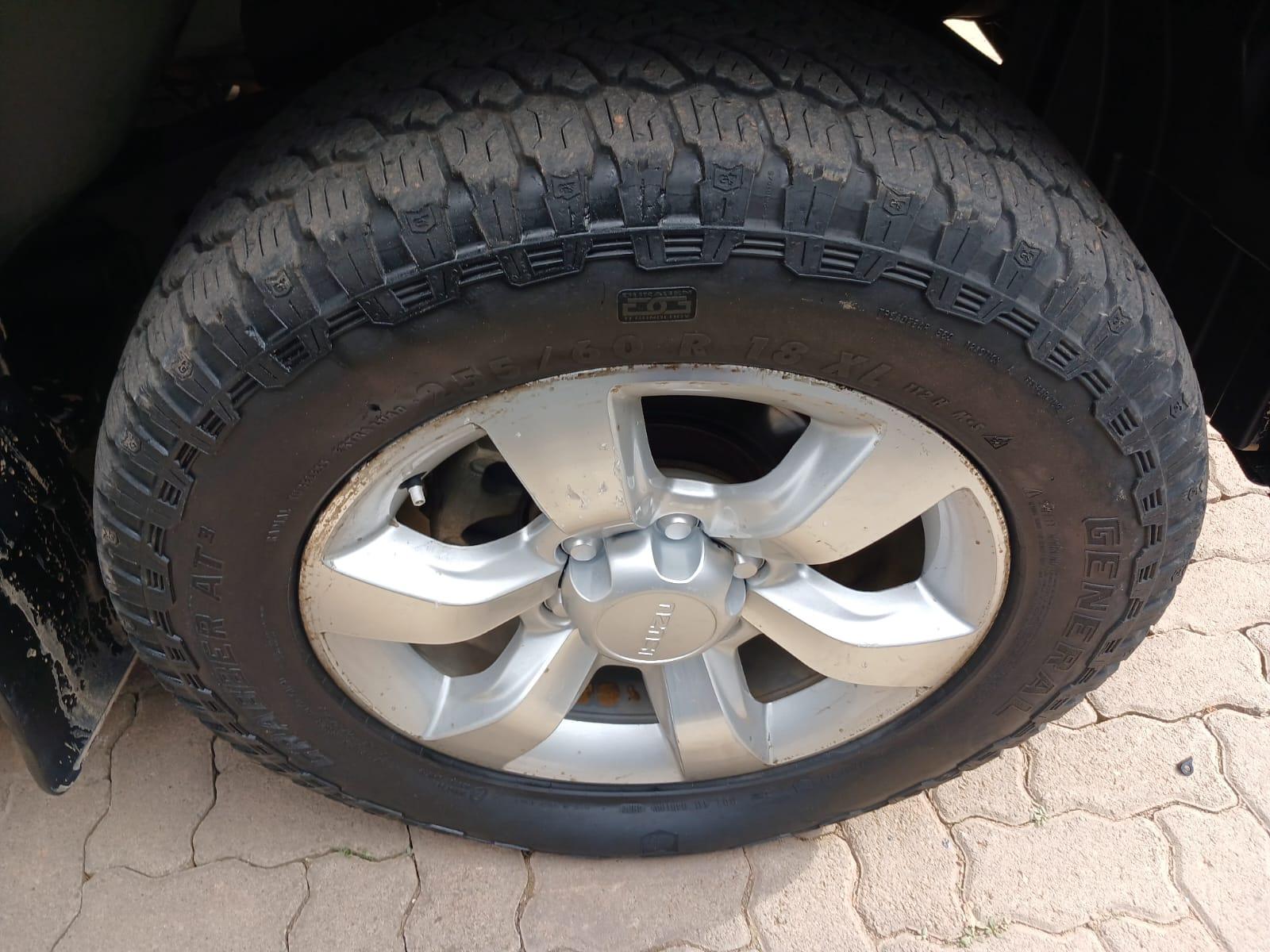 2015 Isuzu kb300 kb300 — photo 11