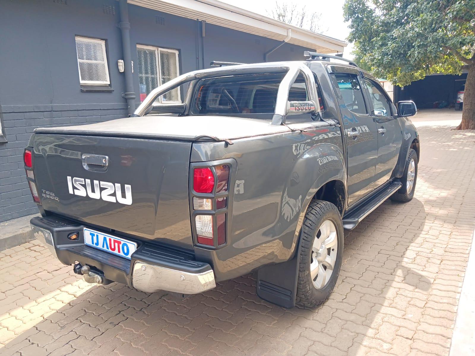2015 Isuzu kb300 kb300 — photo 6
