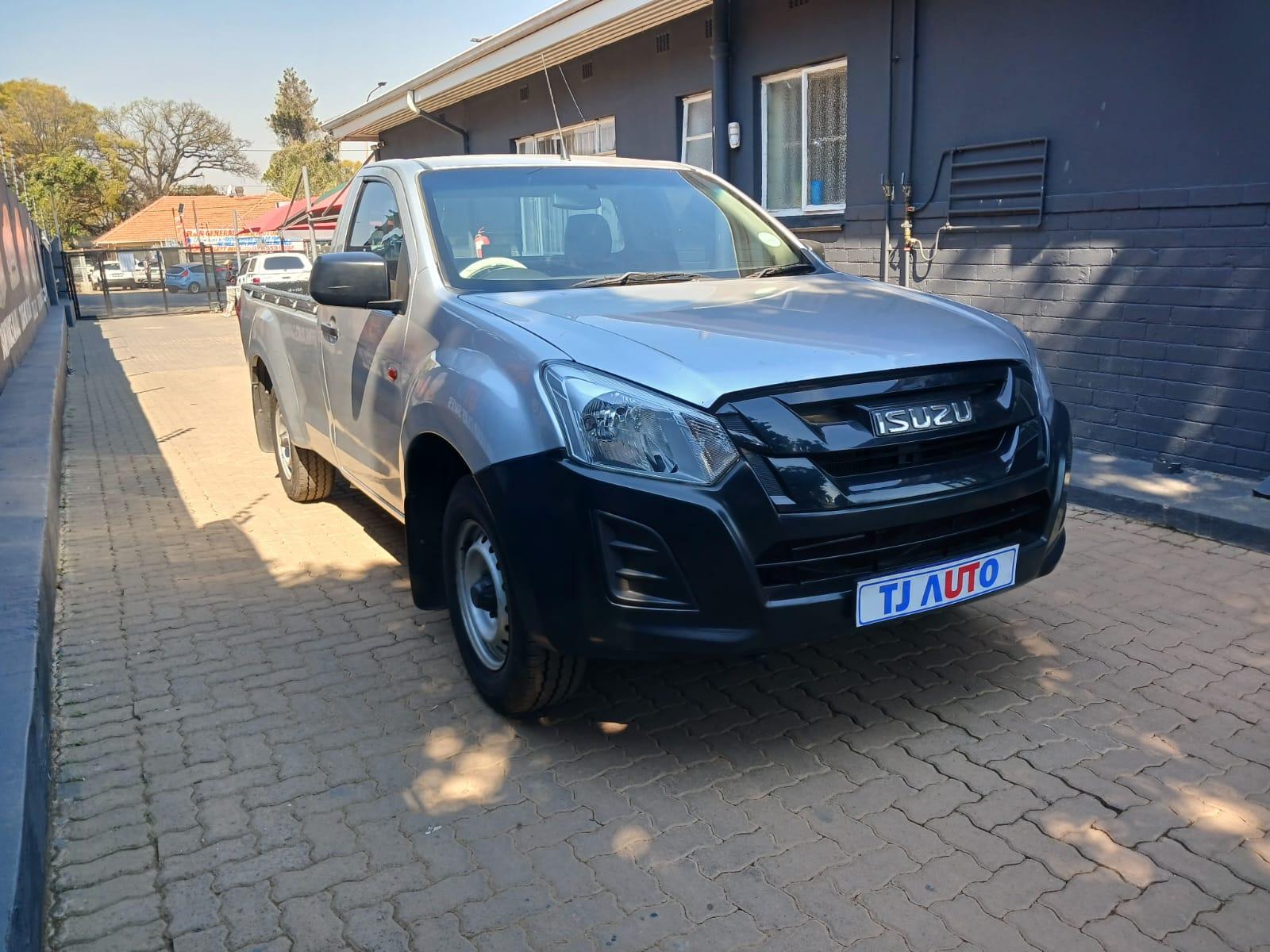 2020 Isuzu D-Max d max 250 4x2 — photo 3