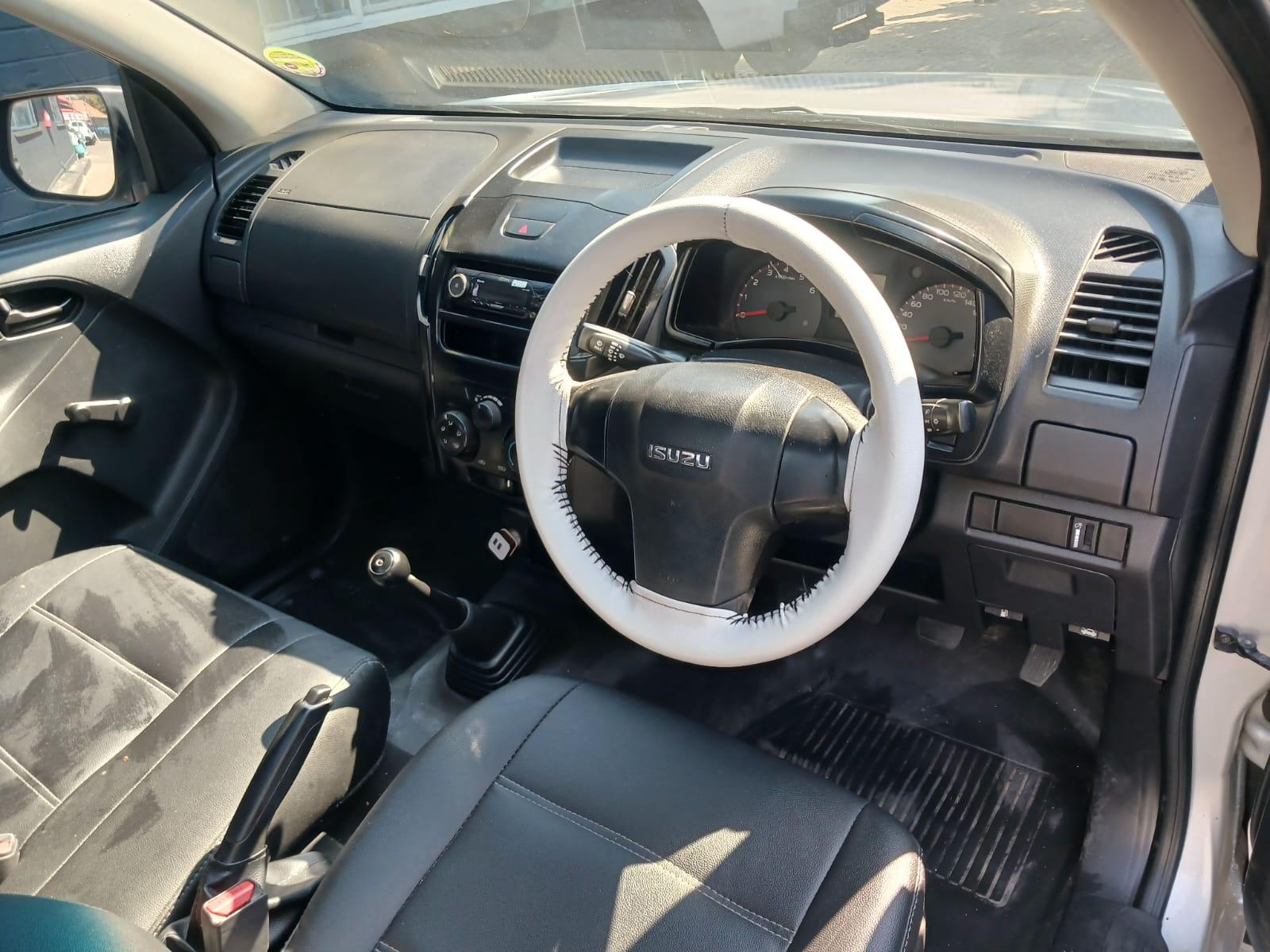 2020 Isuzu D-Max d max 250 4x2 — photo 7
