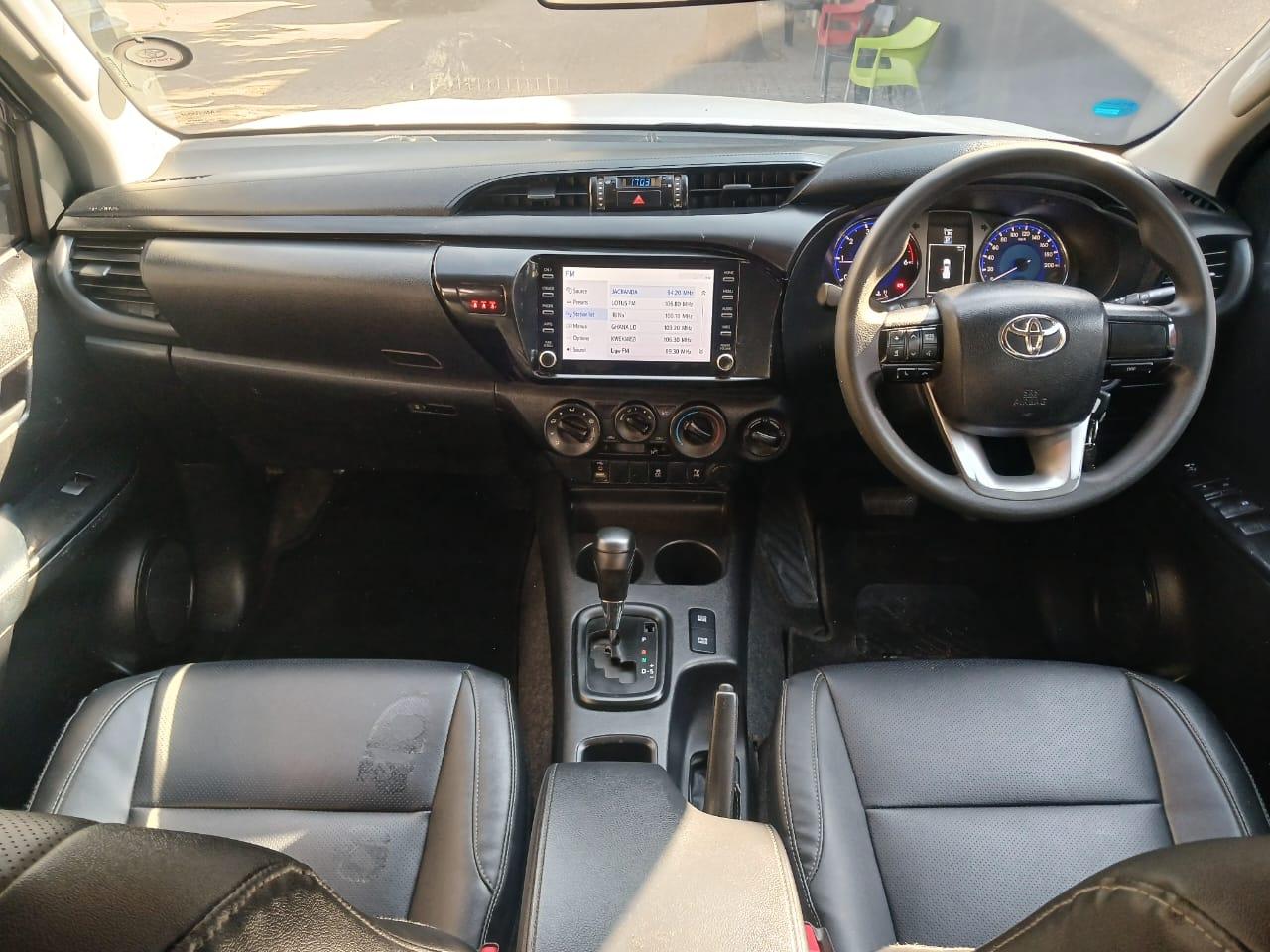 2019 Toyota Hilux 2.4 double cab 4x4 auto — photo 10