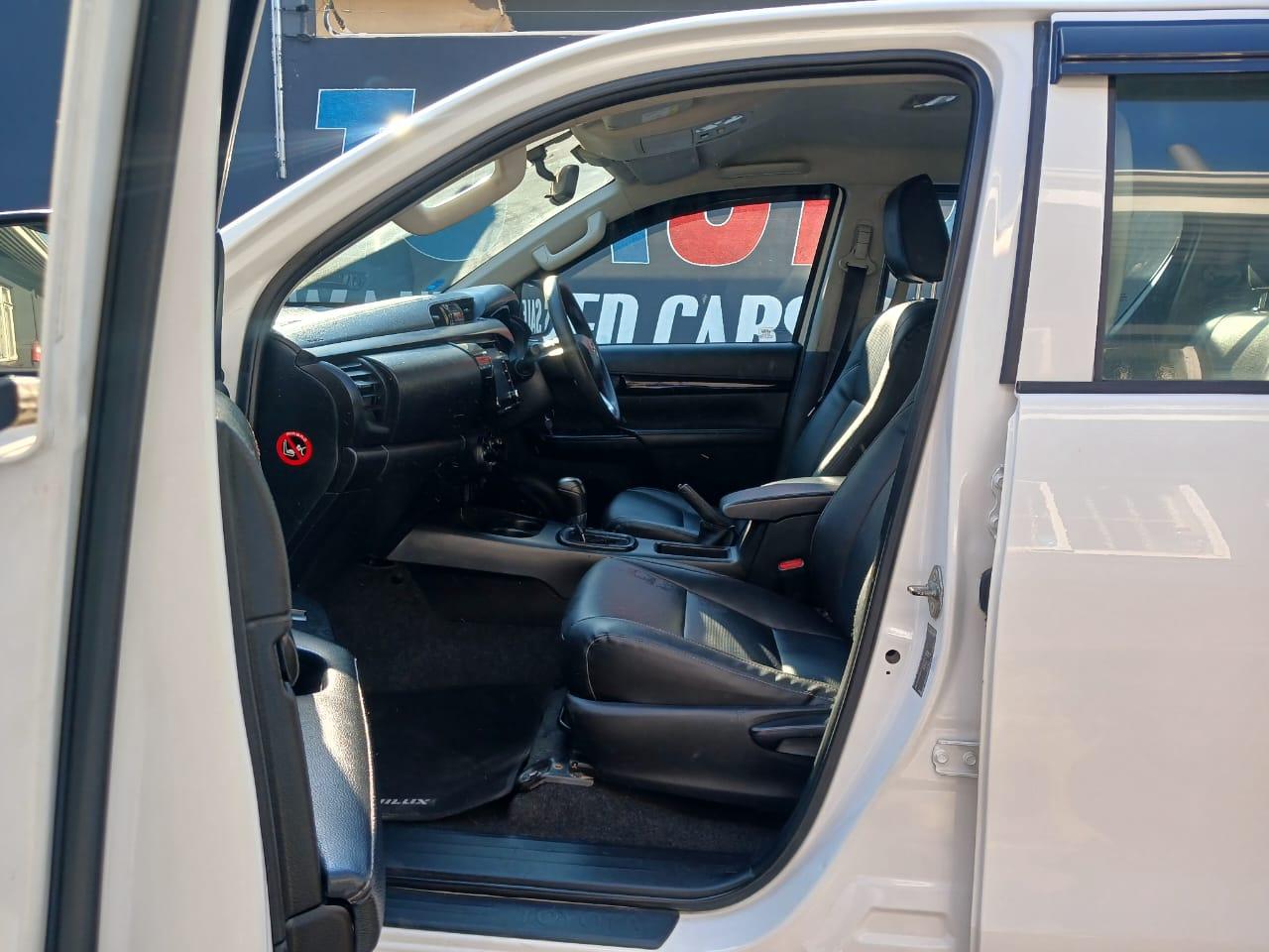2019 Toyota Hilux 2.4 double cab 4x4 auto — photo 8