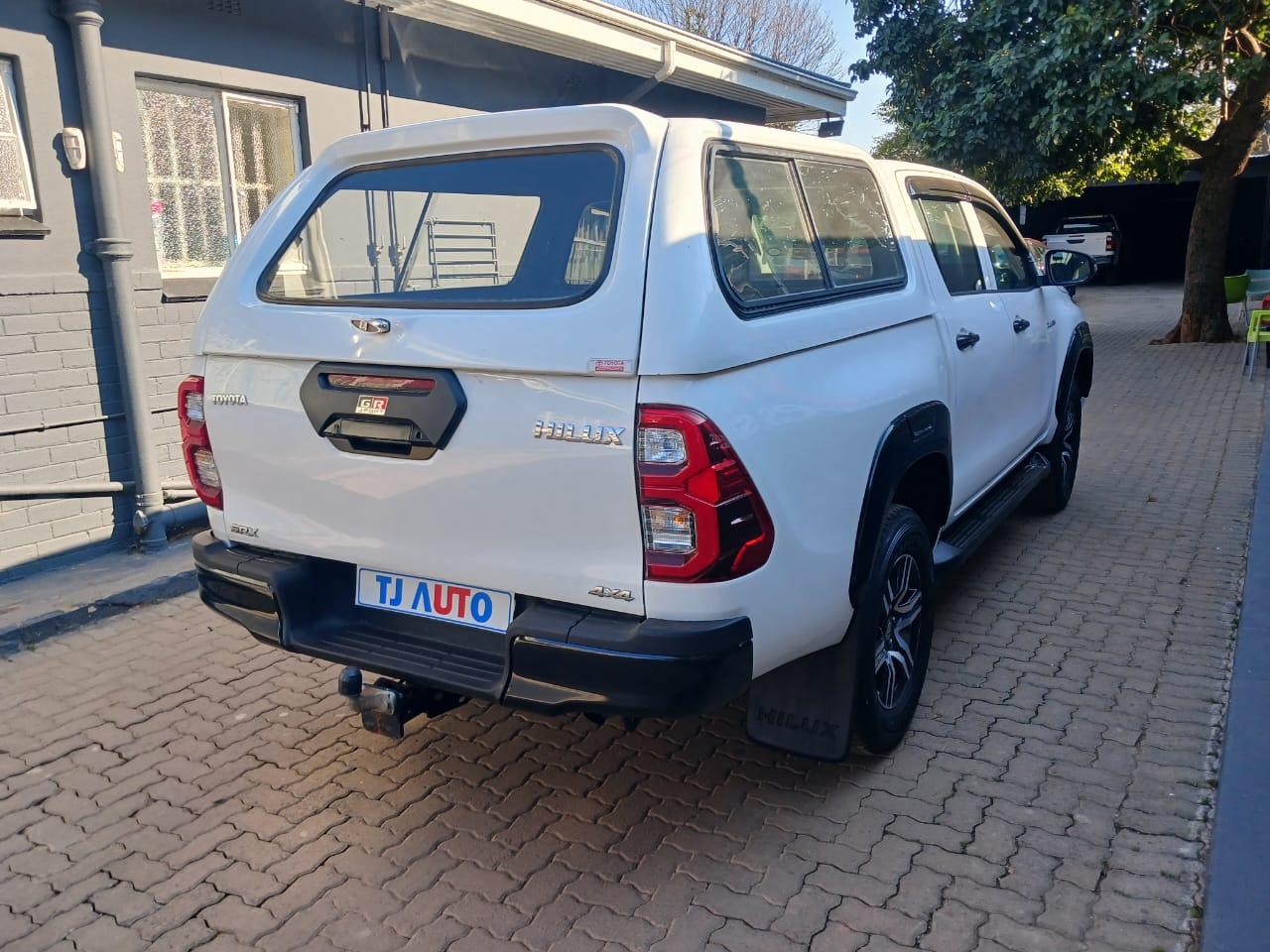 2019 Toyota Hilux 2.4 double cab 4x4 auto — photo 6