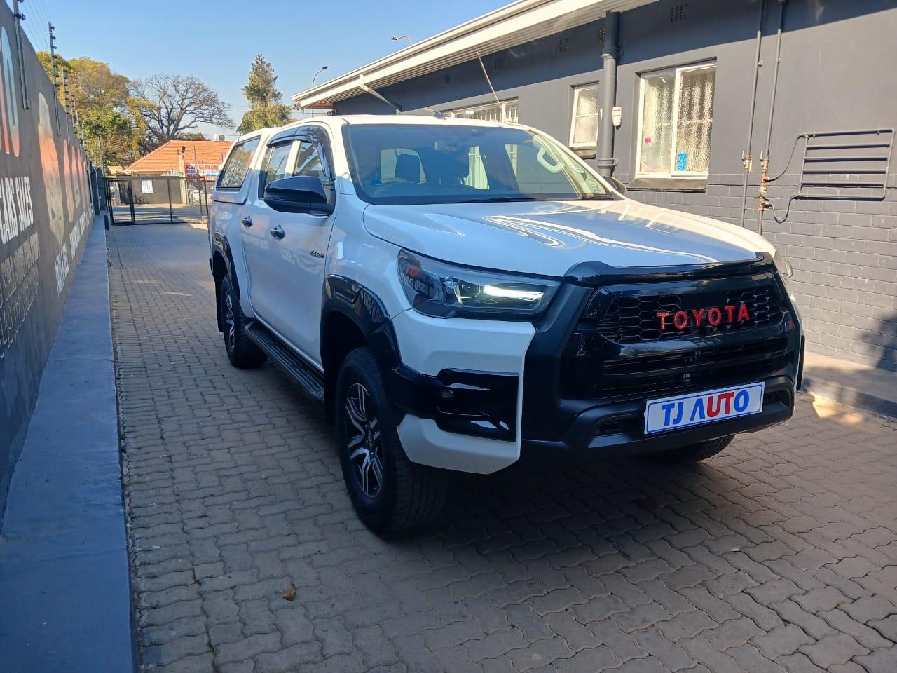 2019 Toyota Hilux 2.4 double cab 4x4 auto — photo 3