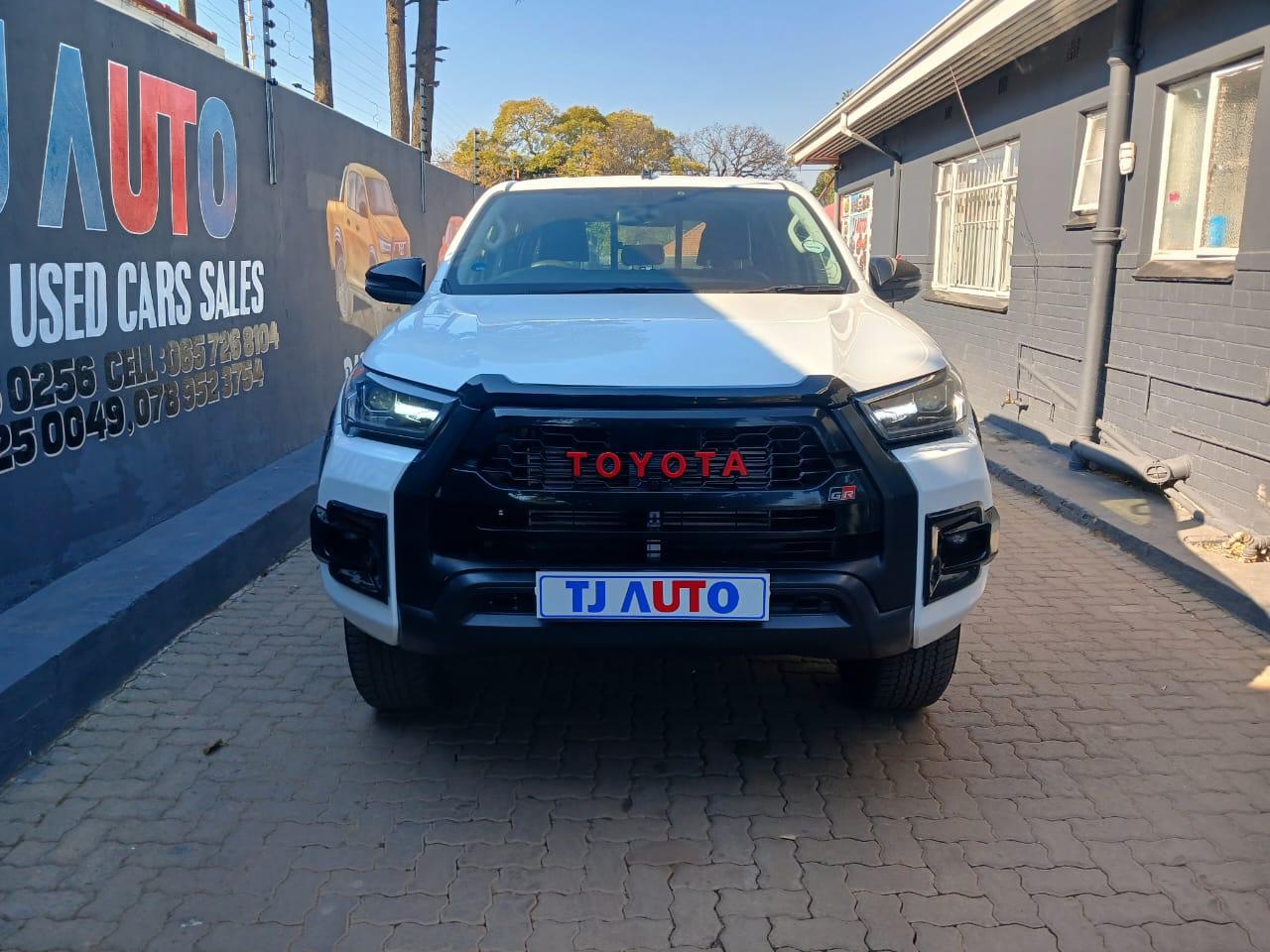 2019 Toyota Hilux 2.4 double cab 4x4 auto — photo 2