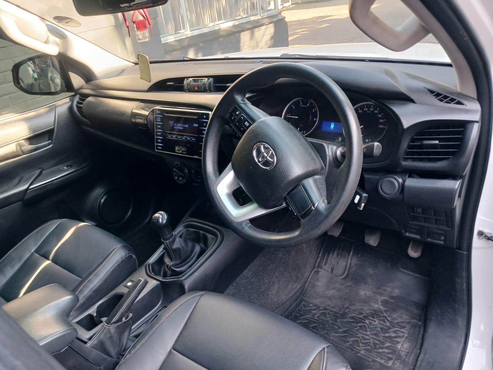 2016 Toyota Hilux 2,4 double cab 4x4 manual — photo 8