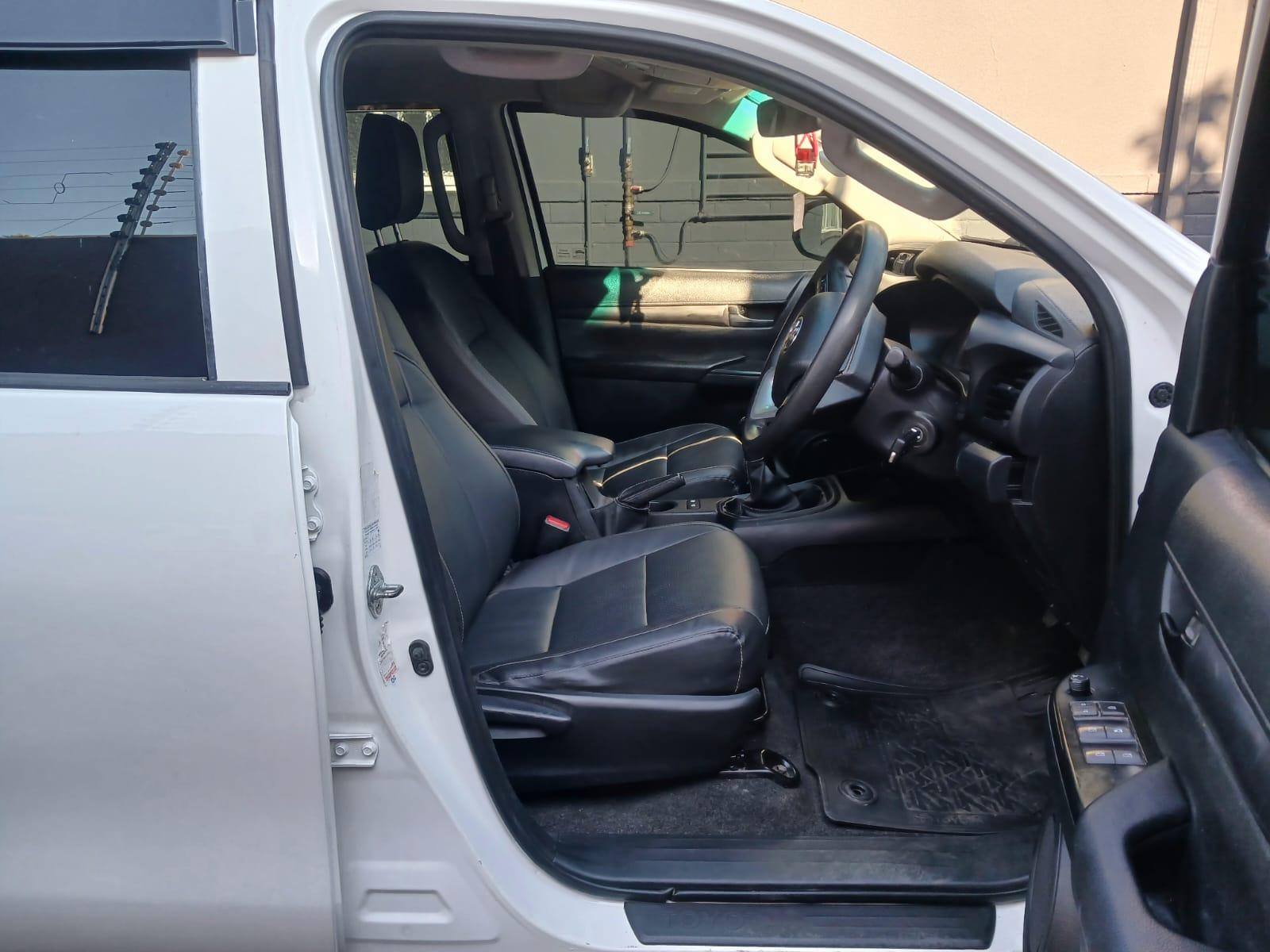 2016 Toyota Hilux 2,4 double cab 4x4 manual — photo 9