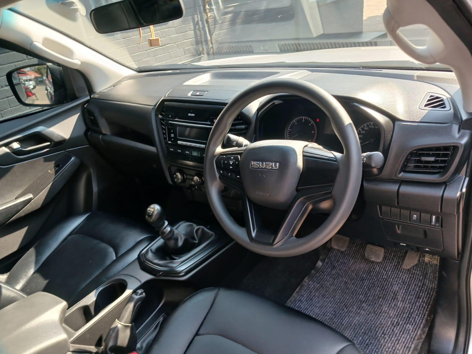 2025 Isuzu D-Max ISUZU D MAX 1.9 DOUBLE CAB 4X2 — photo 10