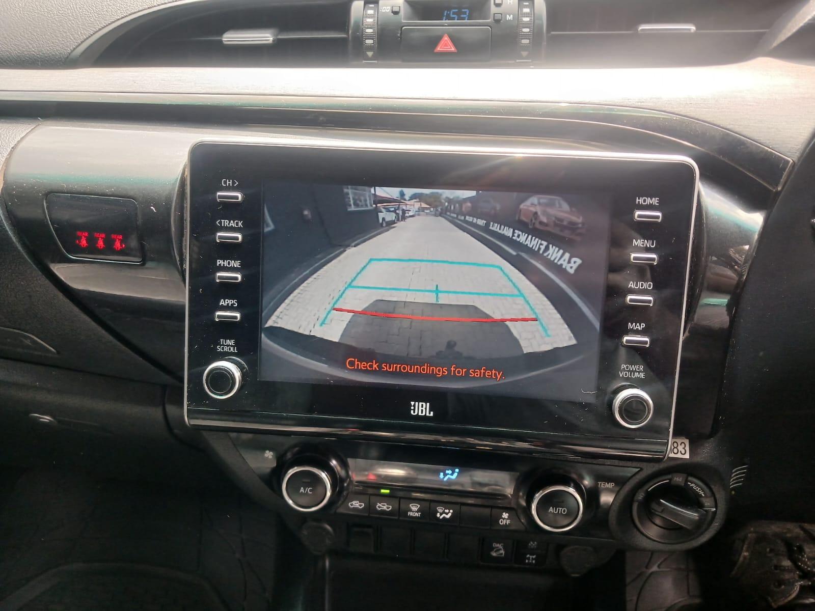 2021 Toyota Hilux 2.8 double cab legend 4x4 automatic — photo 8