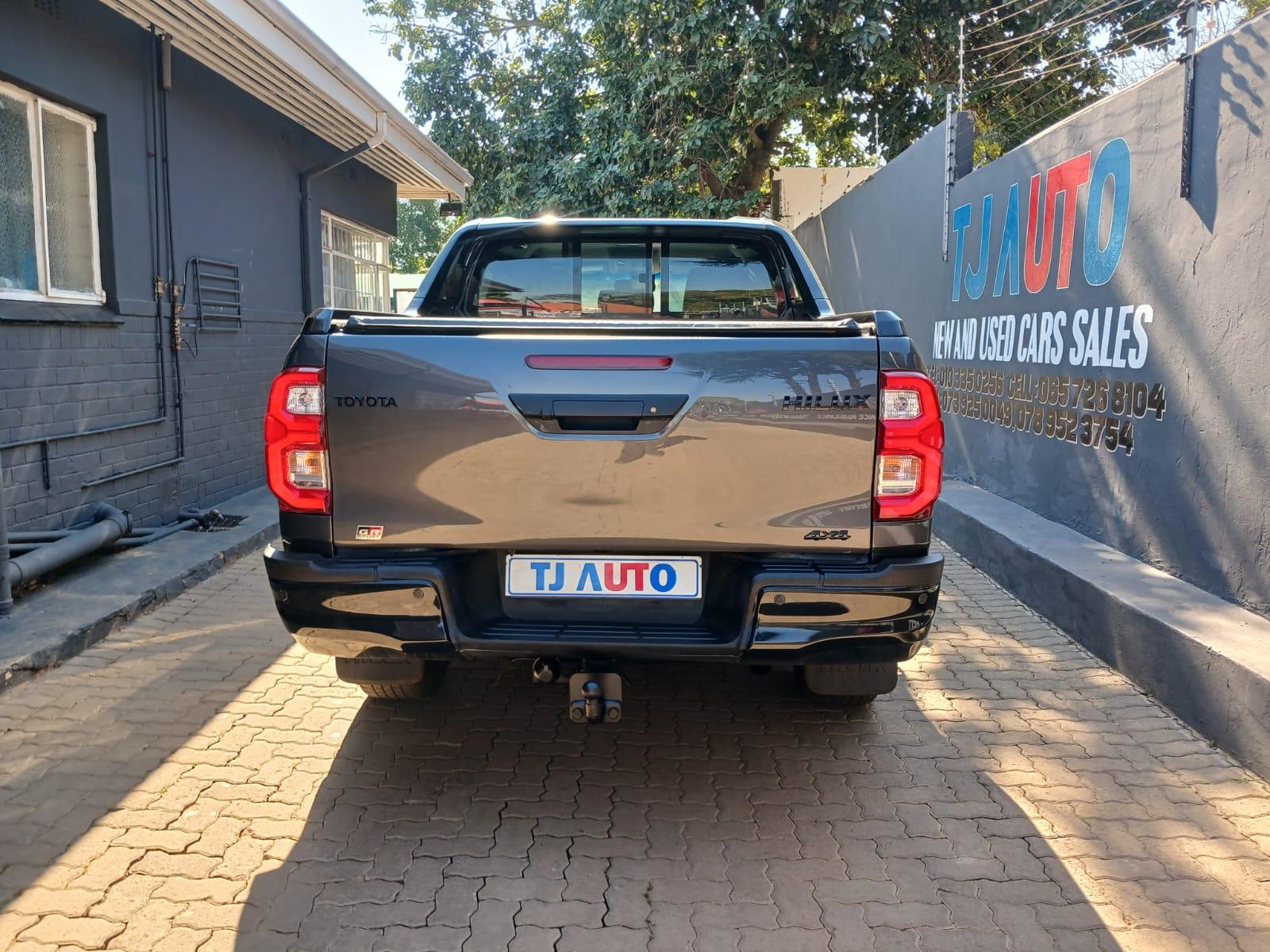 2026 Toyota Hilux 2.4 double cab 4x4 auto — photo 5