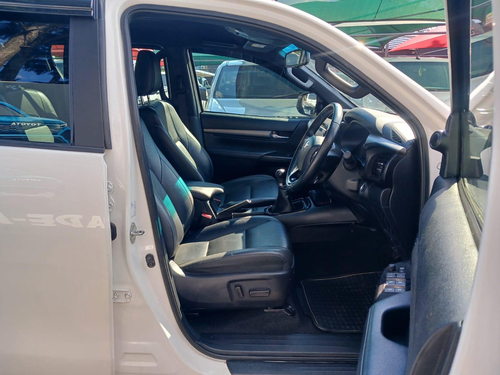 2022 Toyota Hilux 2.8 DOUBLE CAB LEGEND 4X2 — photo 9