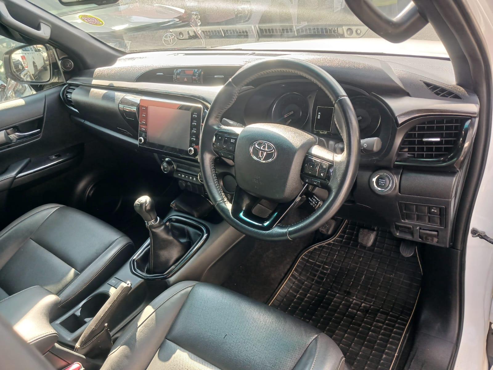2022 Toyota Hilux 2.8 DOUBLE CAB LEGEND 4X2 — photo 11