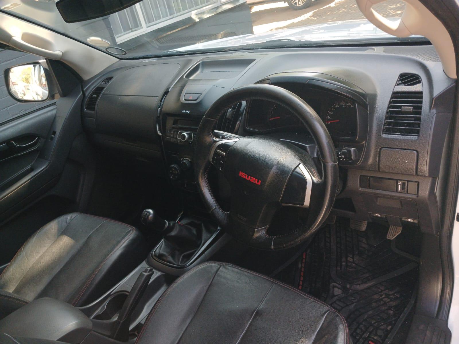 2016 Isuzu KB250 ISUZU KB250 DOUBLE CAB X RIDER — photo 9