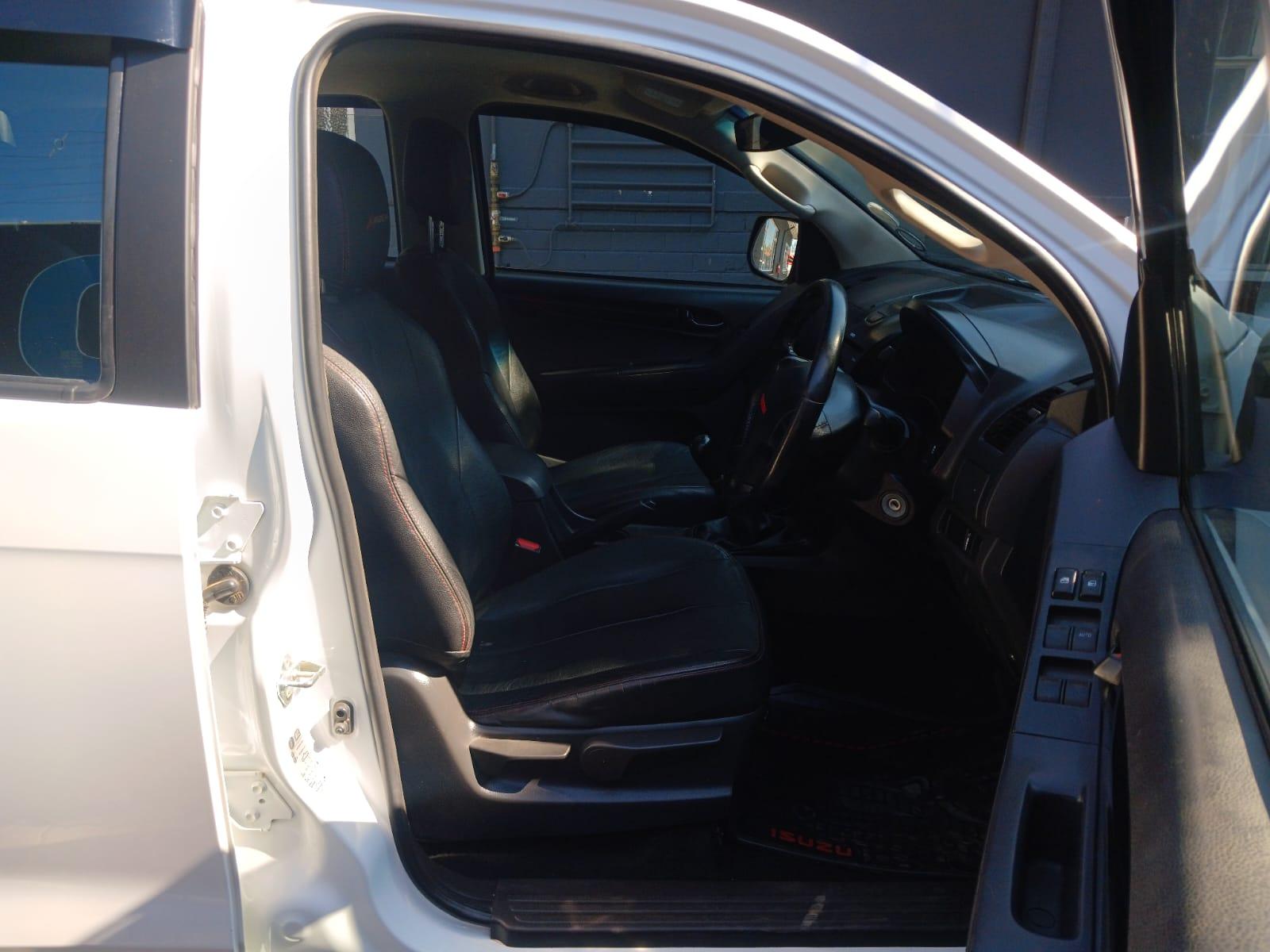 2016 Isuzu KB250 ISUZU KB250 DOUBLE CAB X RIDER — photo 7