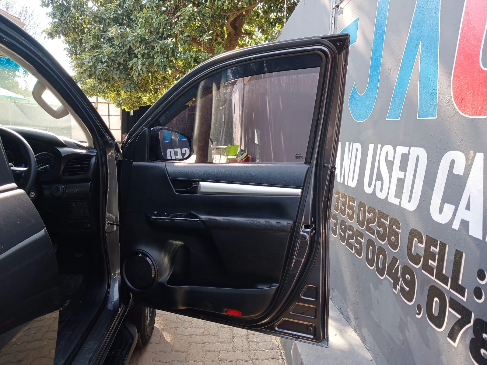 2019 Toyota Hilux 2.4GD6 DOUBLE CAB AUTOMATIC 4X2 — photo 11