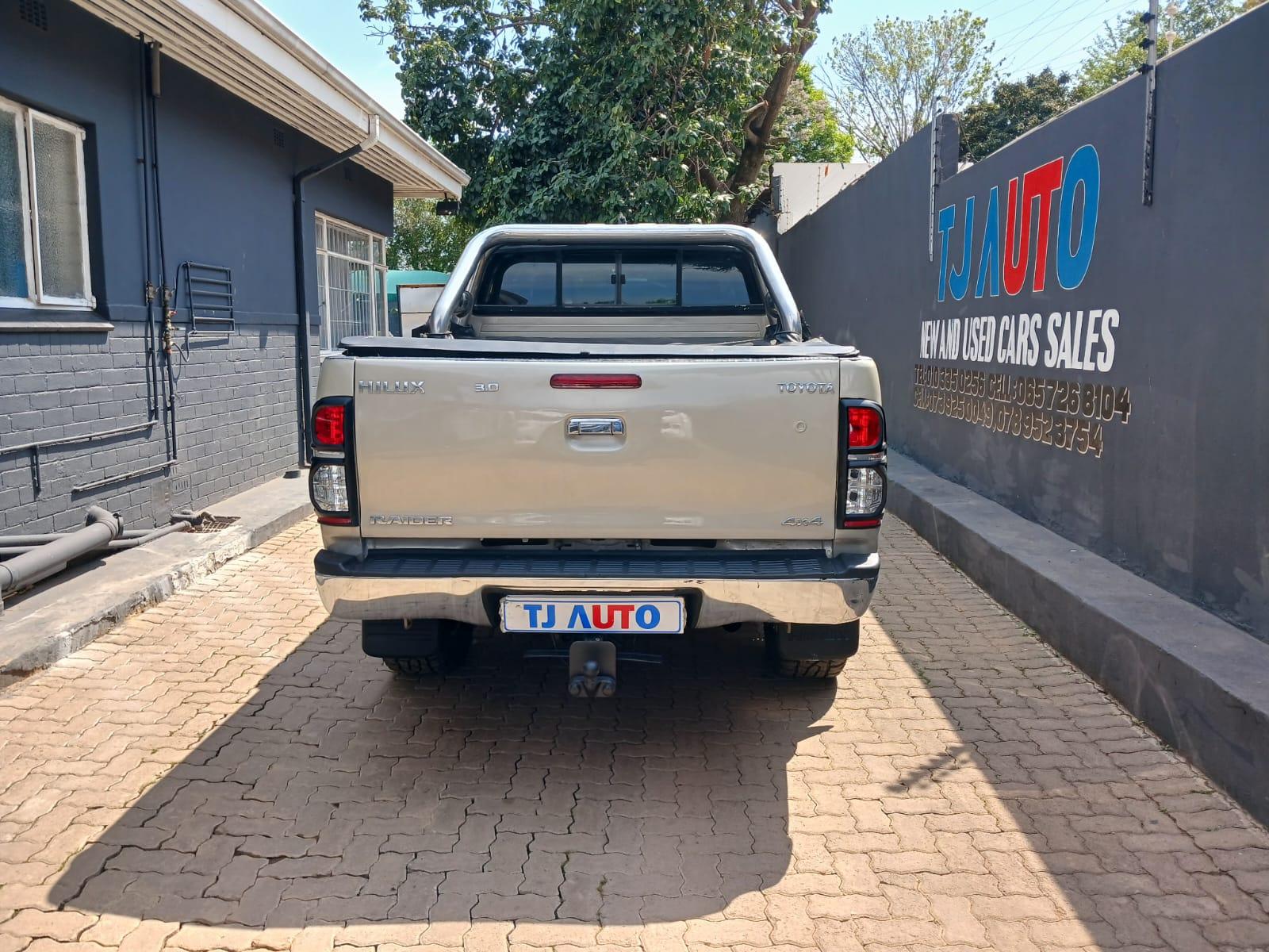 2012 Toyota Hilux 3.0 d4d double cab 4x4 manual — photo 5