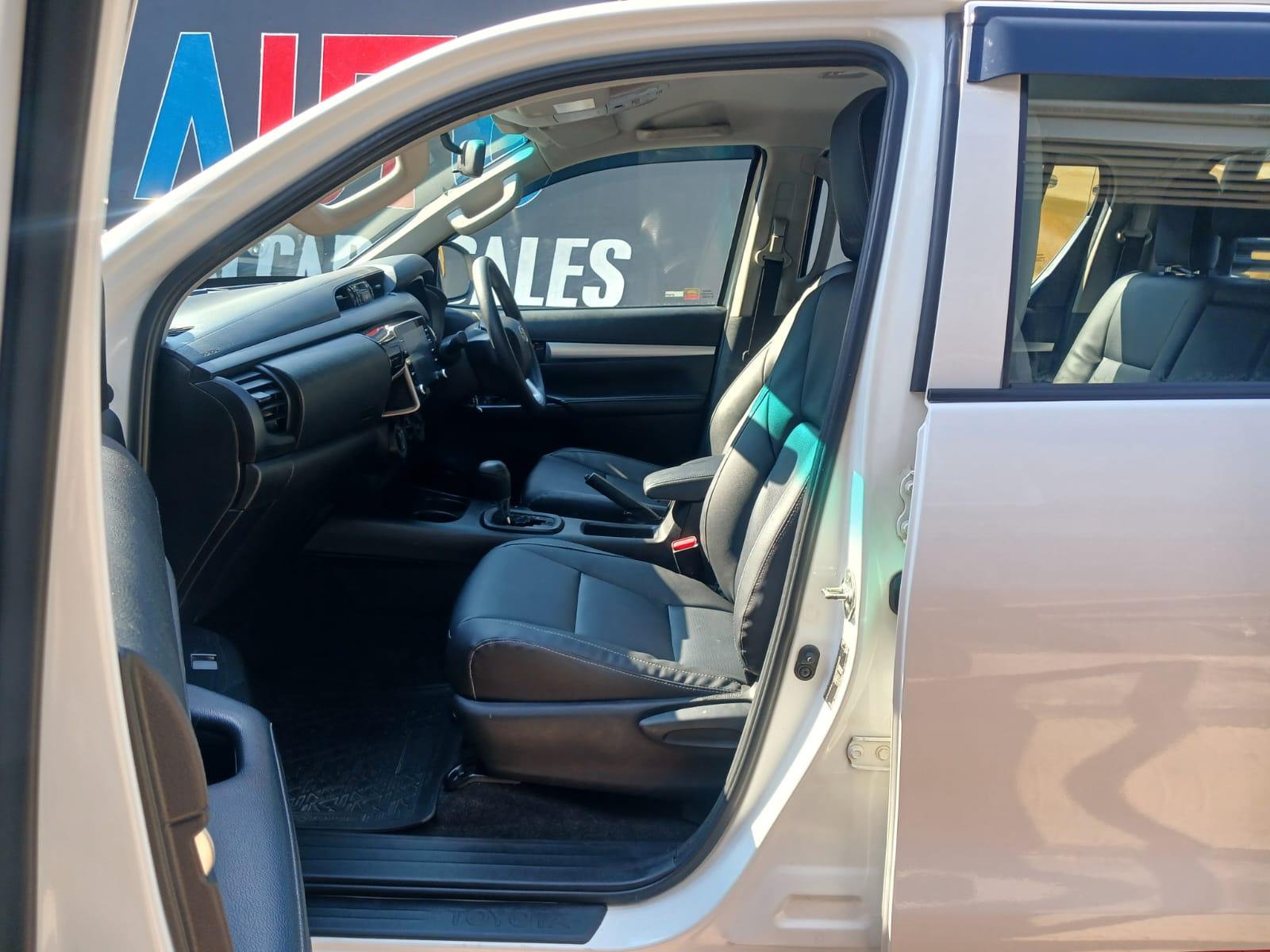 2024 Toyota Hilux 2.4 double cab 4x4 auto — photo 11