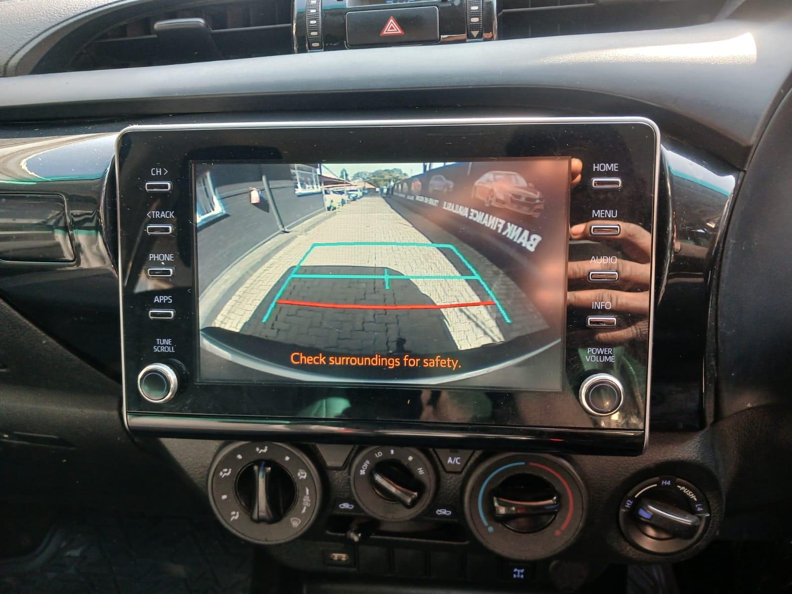 2024 Toyota Hilux 2.4 double cab 4x4 auto — photo 9