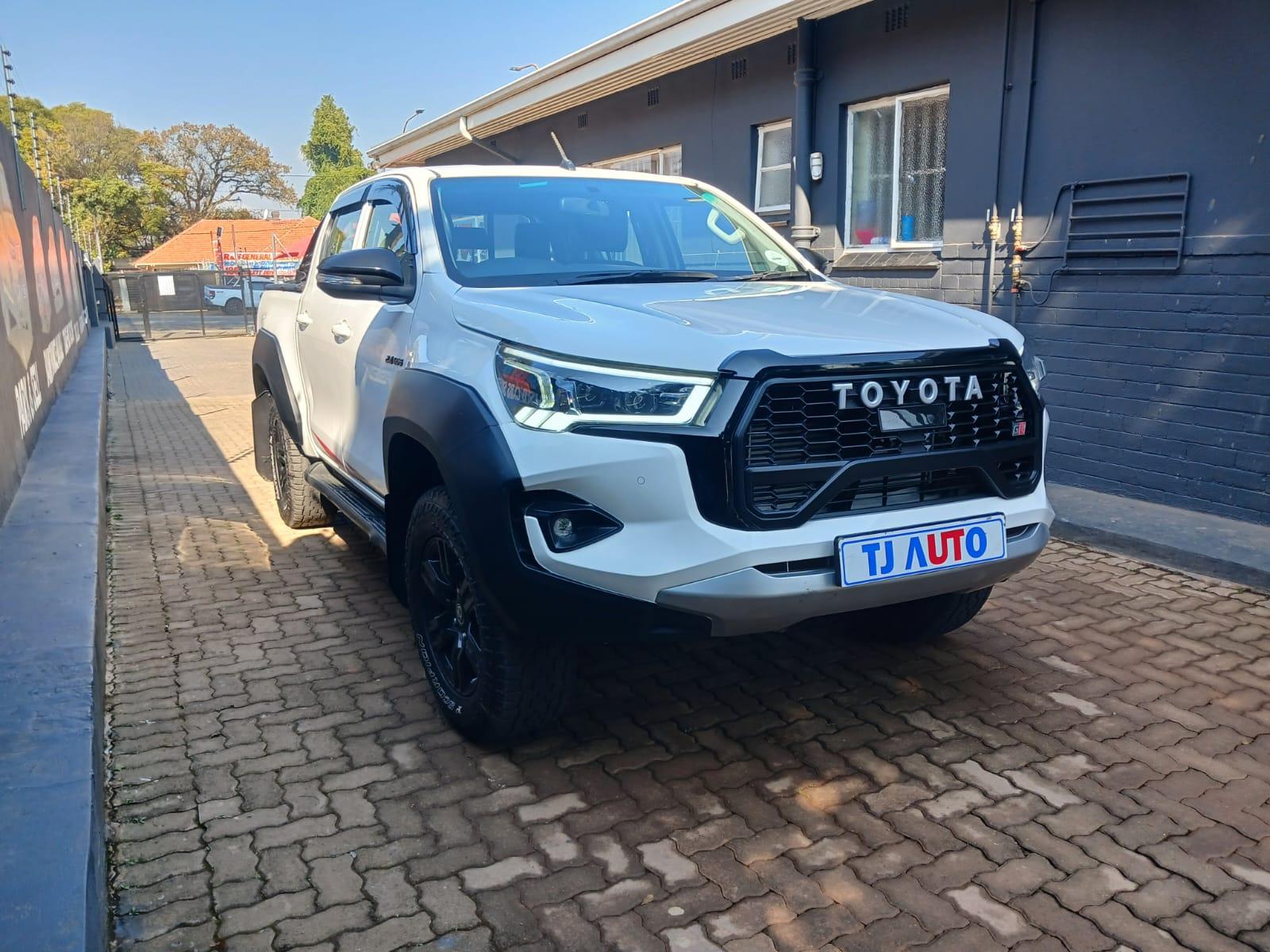 2024 Toyota Hilux 2.4 double cab 4x4 auto — photo 3