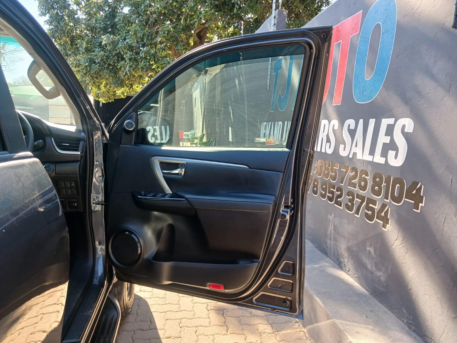 2023 Toyota Fortuner 2,4gd6 automatic 4x4 — photo 8